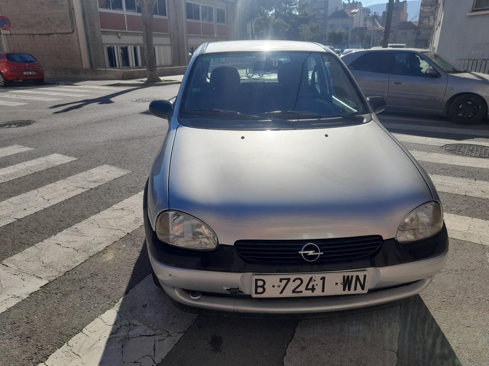 Foto 2 de Opel Corsa B 1.0 Edición 2000