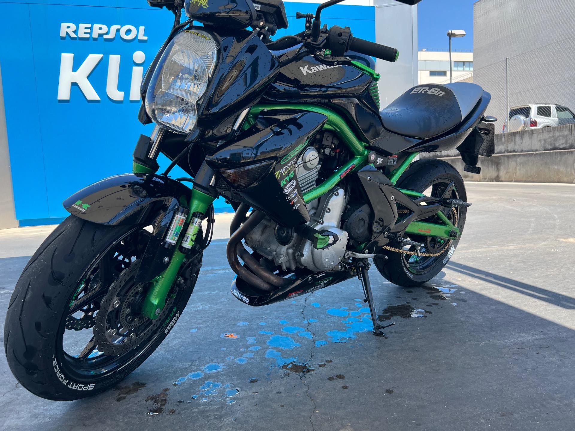Foto 8 de Se cambia Kawasaki er6n ABS del 2008 limitada para A2 en documentación y la moto