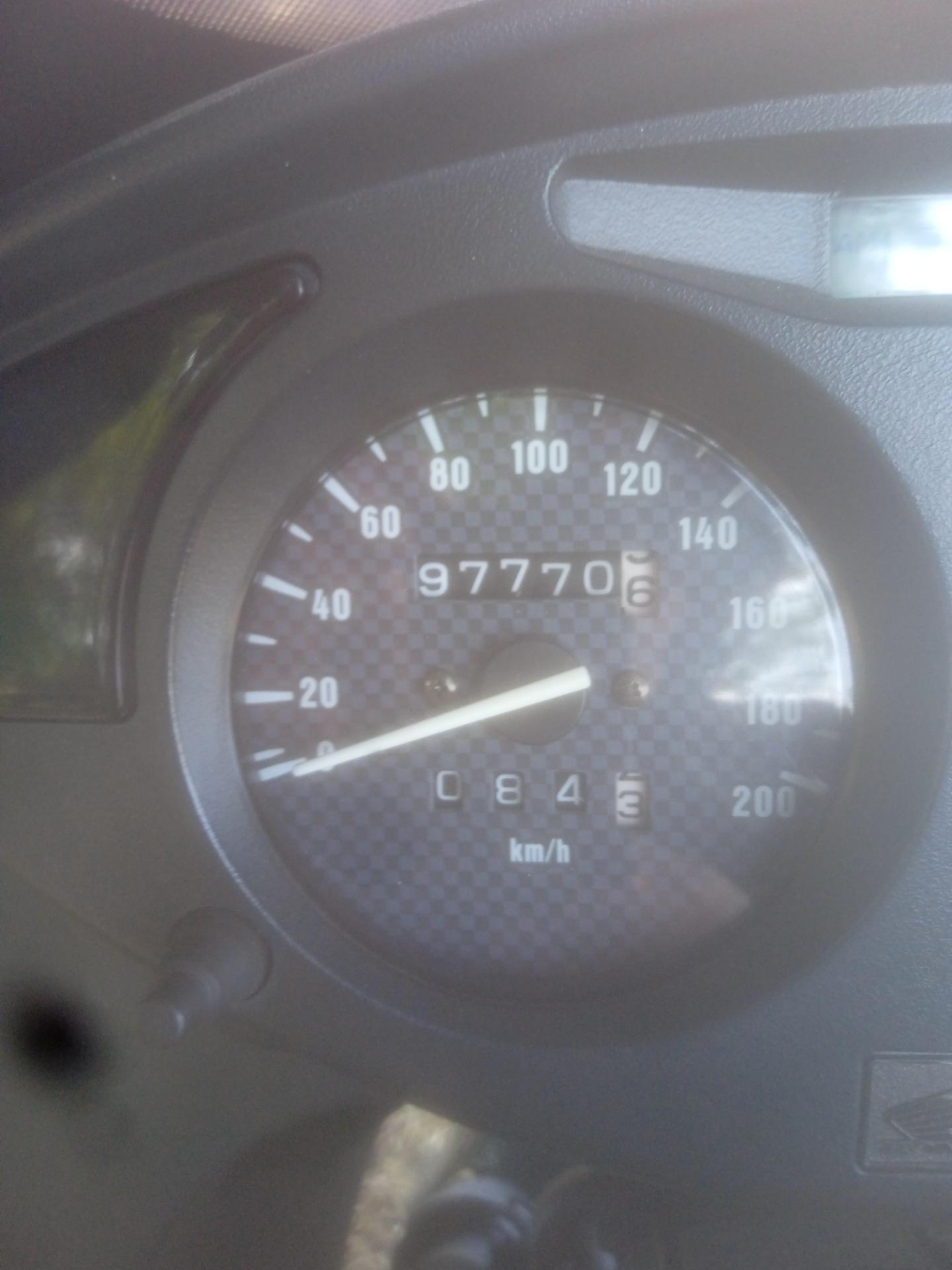 Foto 3 de HONDA DEAUVILLE NT 650 V . 2002.