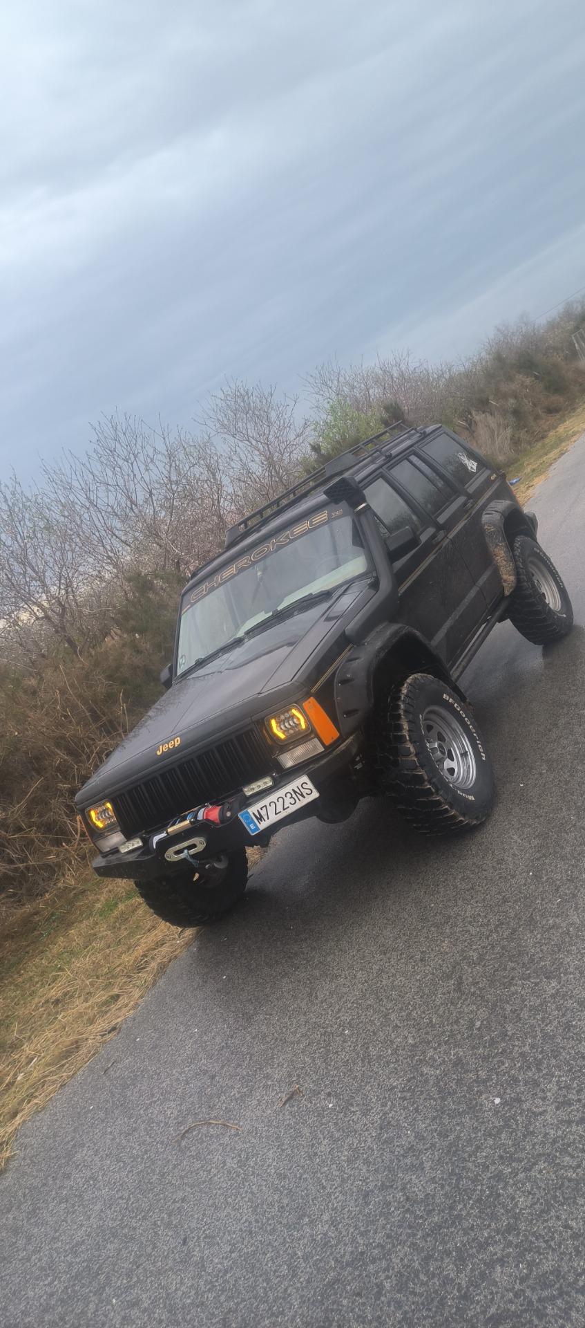 Foto de 4X4 Jeep Cherokee 