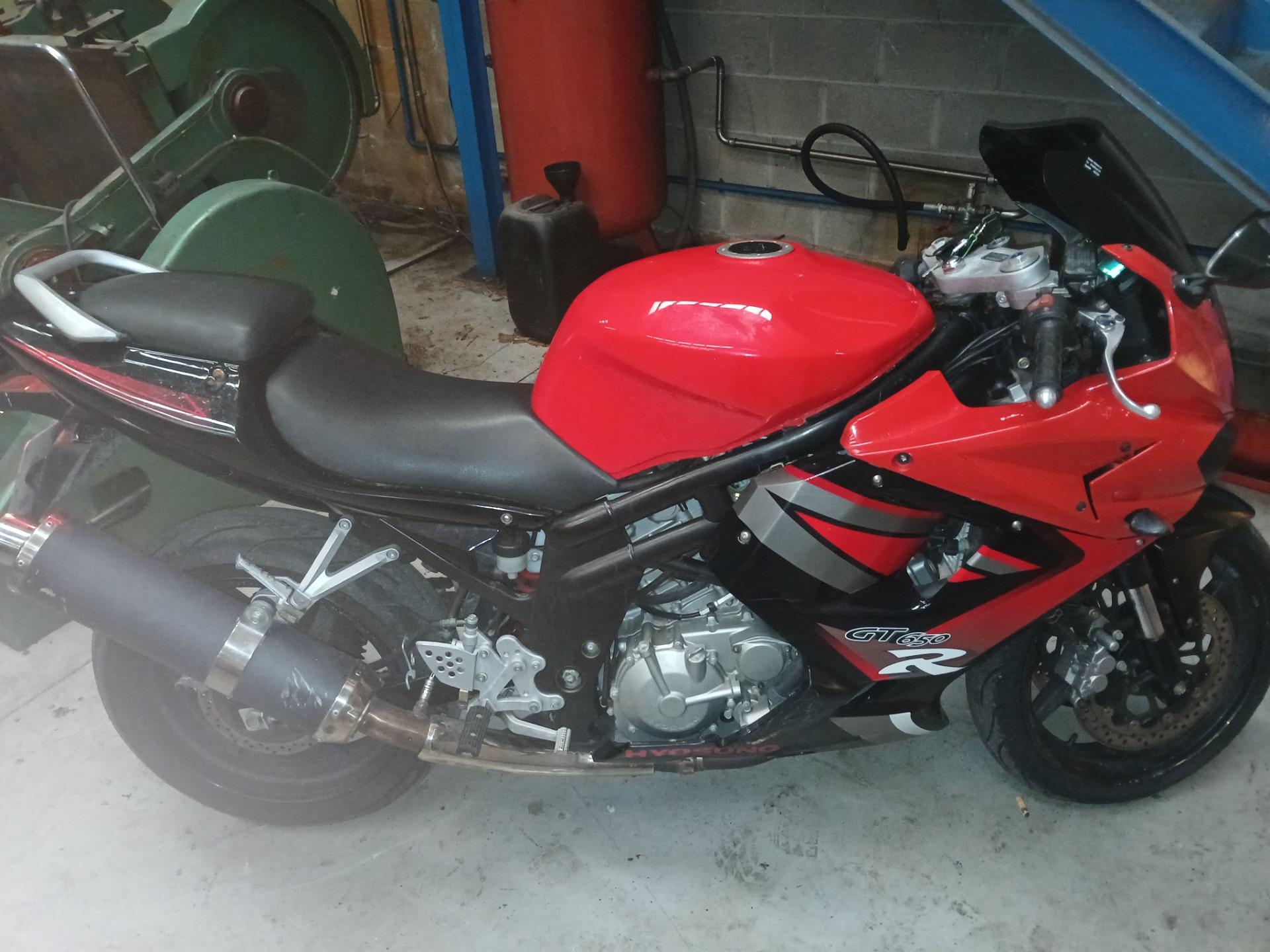 Foto 4 de Hyosung Comet GT 650 r 2008