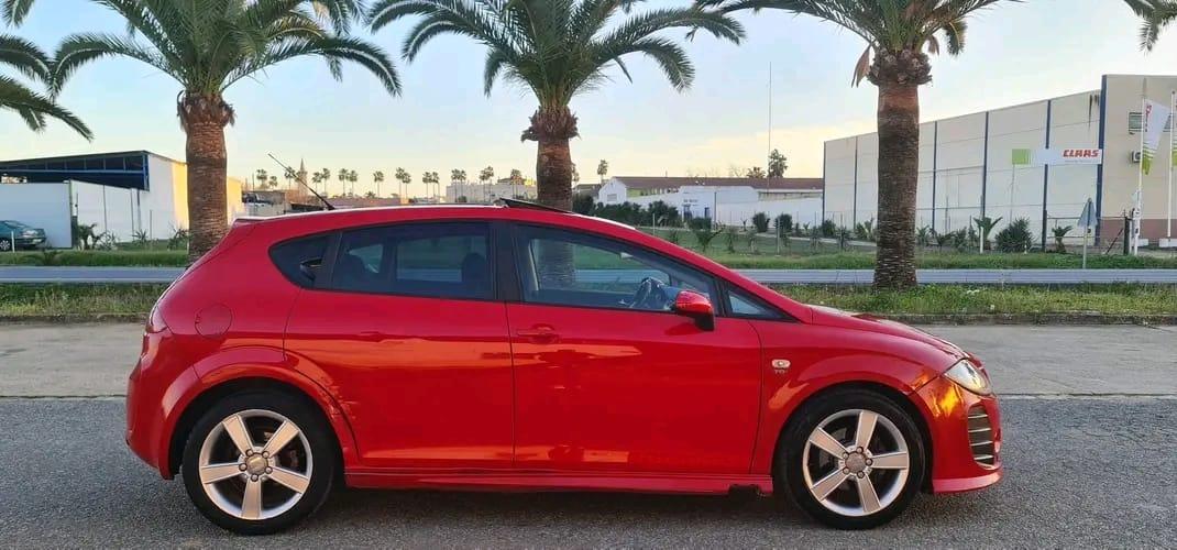 Foto 2 de Seat leon mk2 con techo sola espejos recojibles pantalla android con car buss