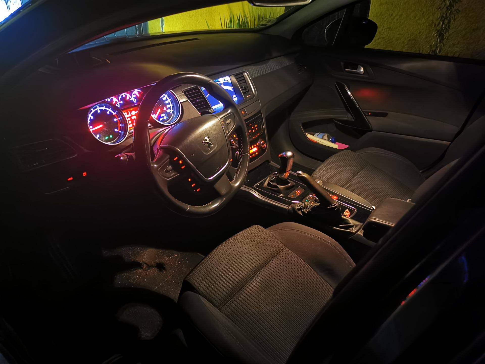 Foto 7 de Peugeot 508 e hdi SW 2011