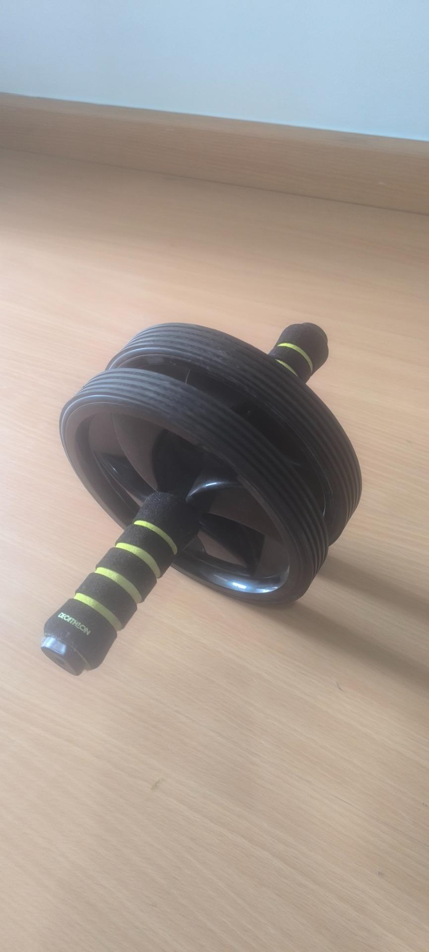 Foto 2 de calleras, ganchos, rueda abdominales y barras de flexiones