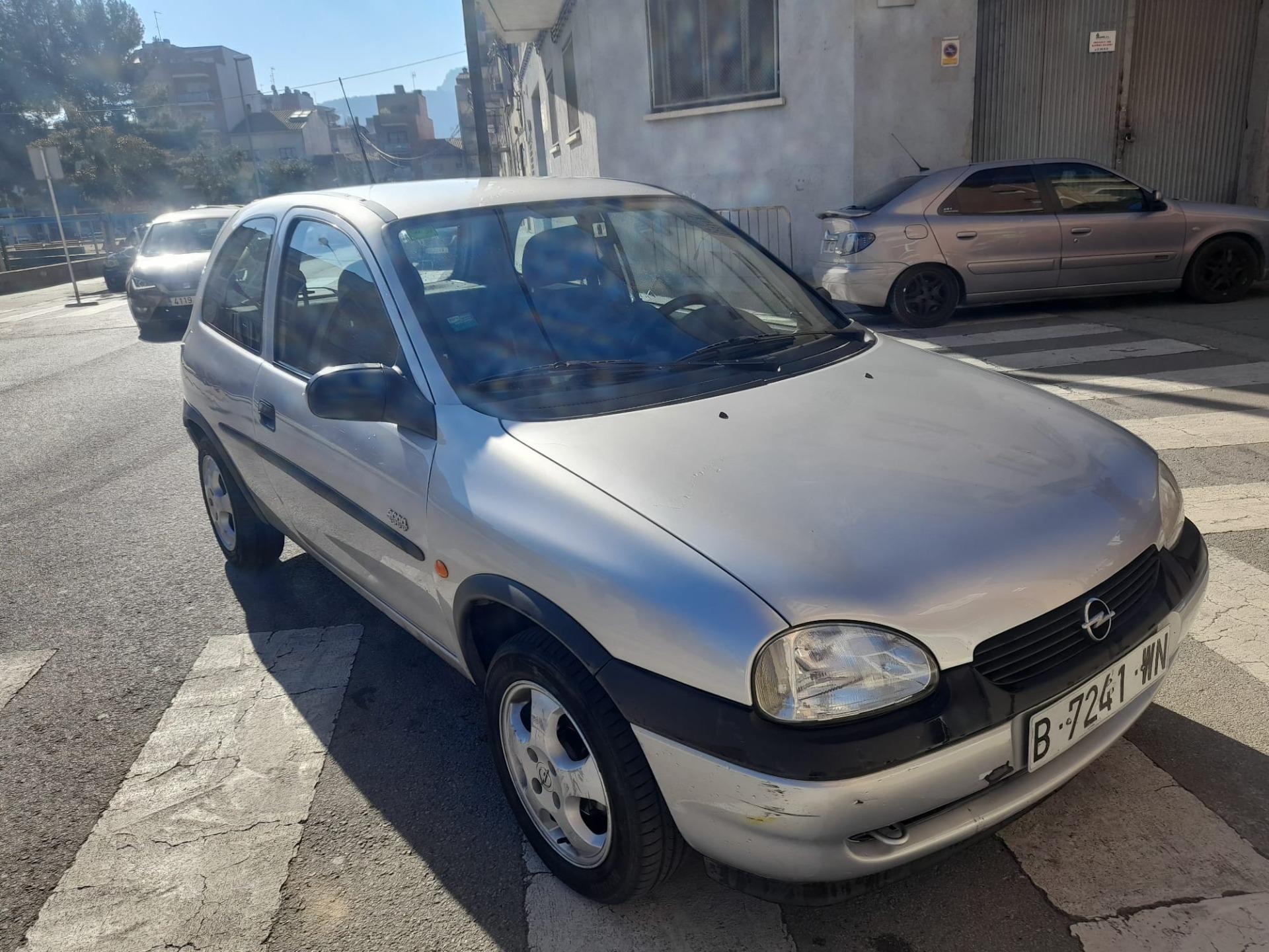 Foto 3 de Opel Corsa B 1.0 Edición 2000