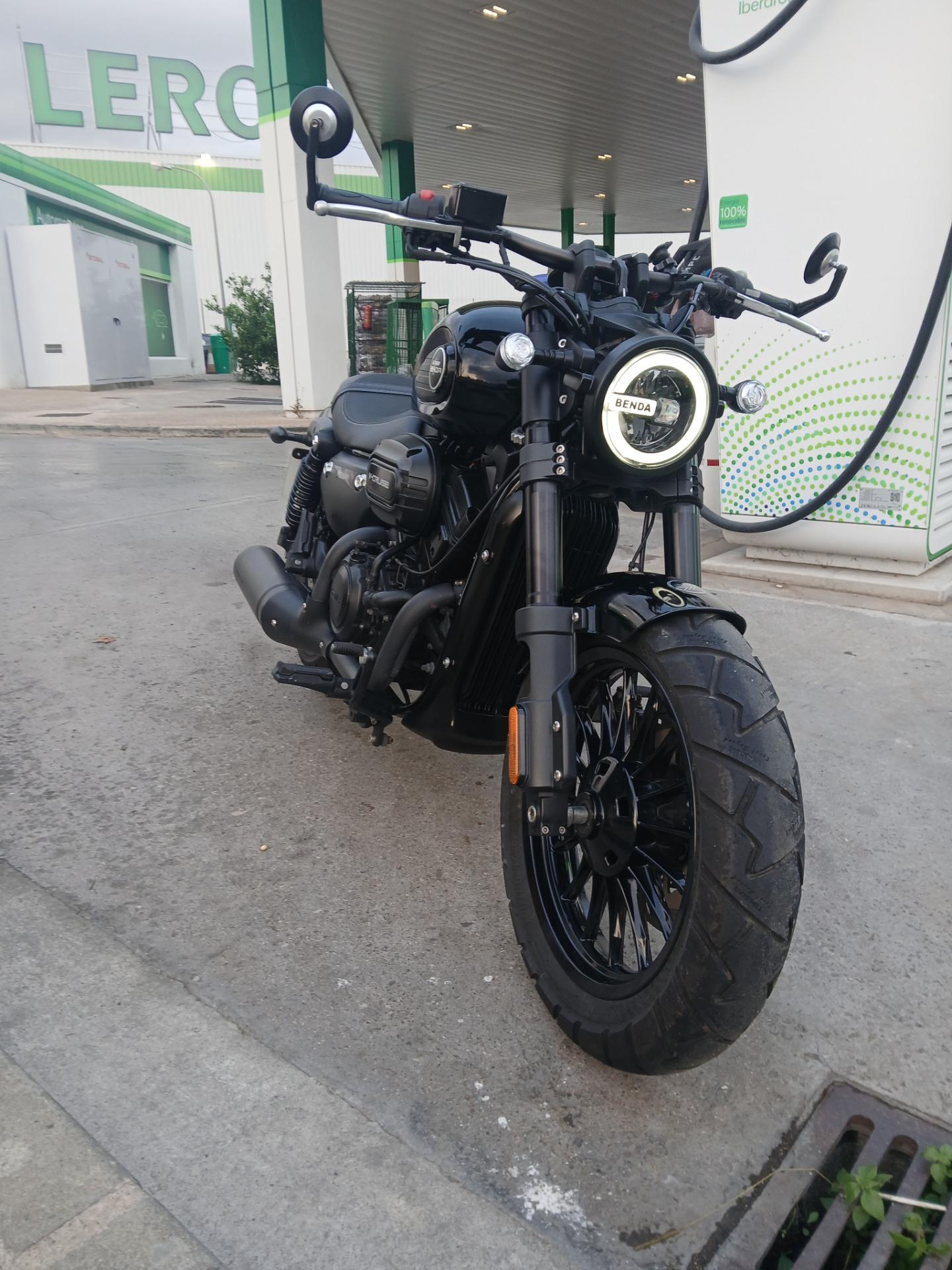 Foto 4 de Una moto Keeway Benda V-cruiser 