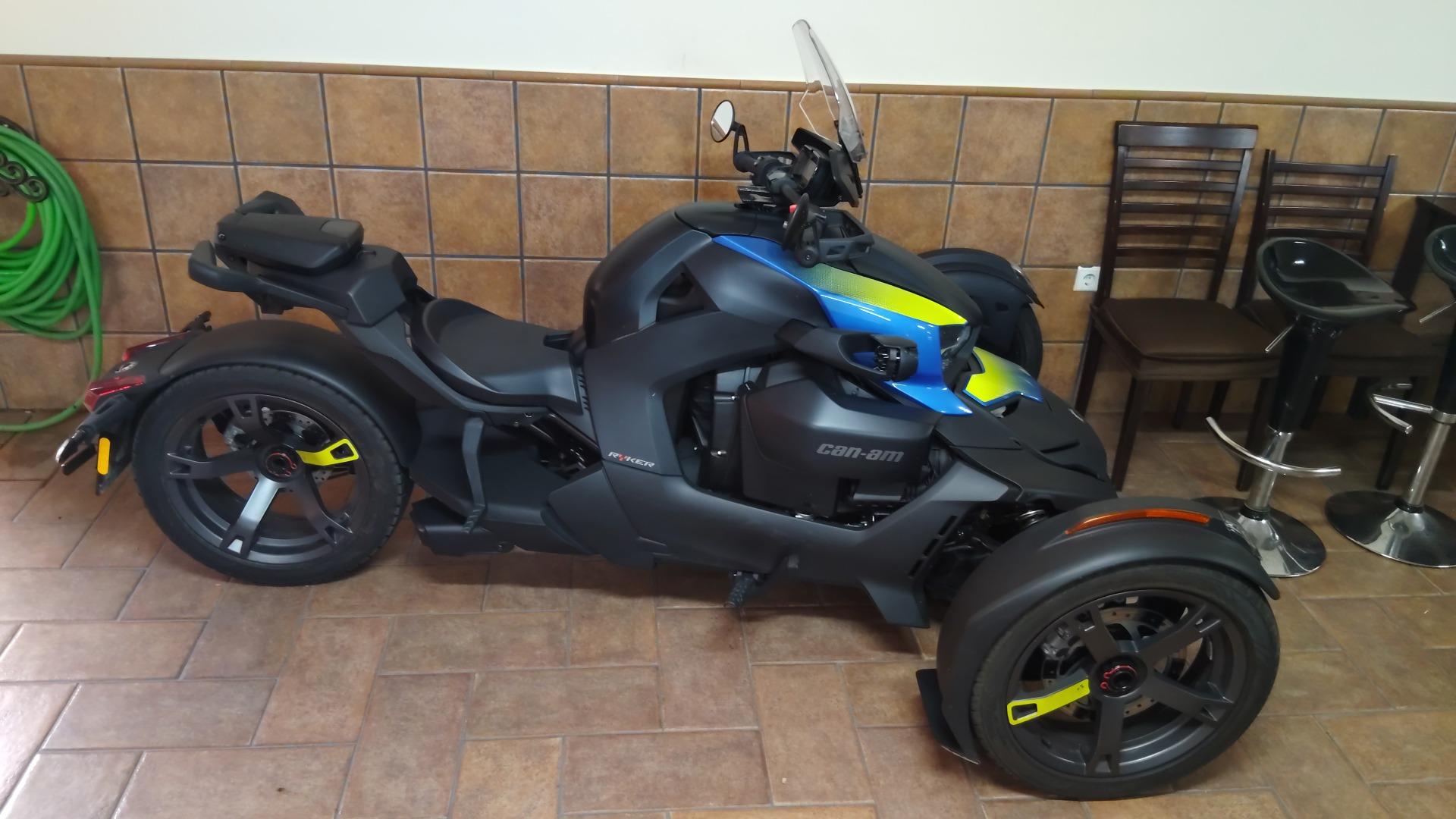 Foto 2 de Moto can am ryker 600cc