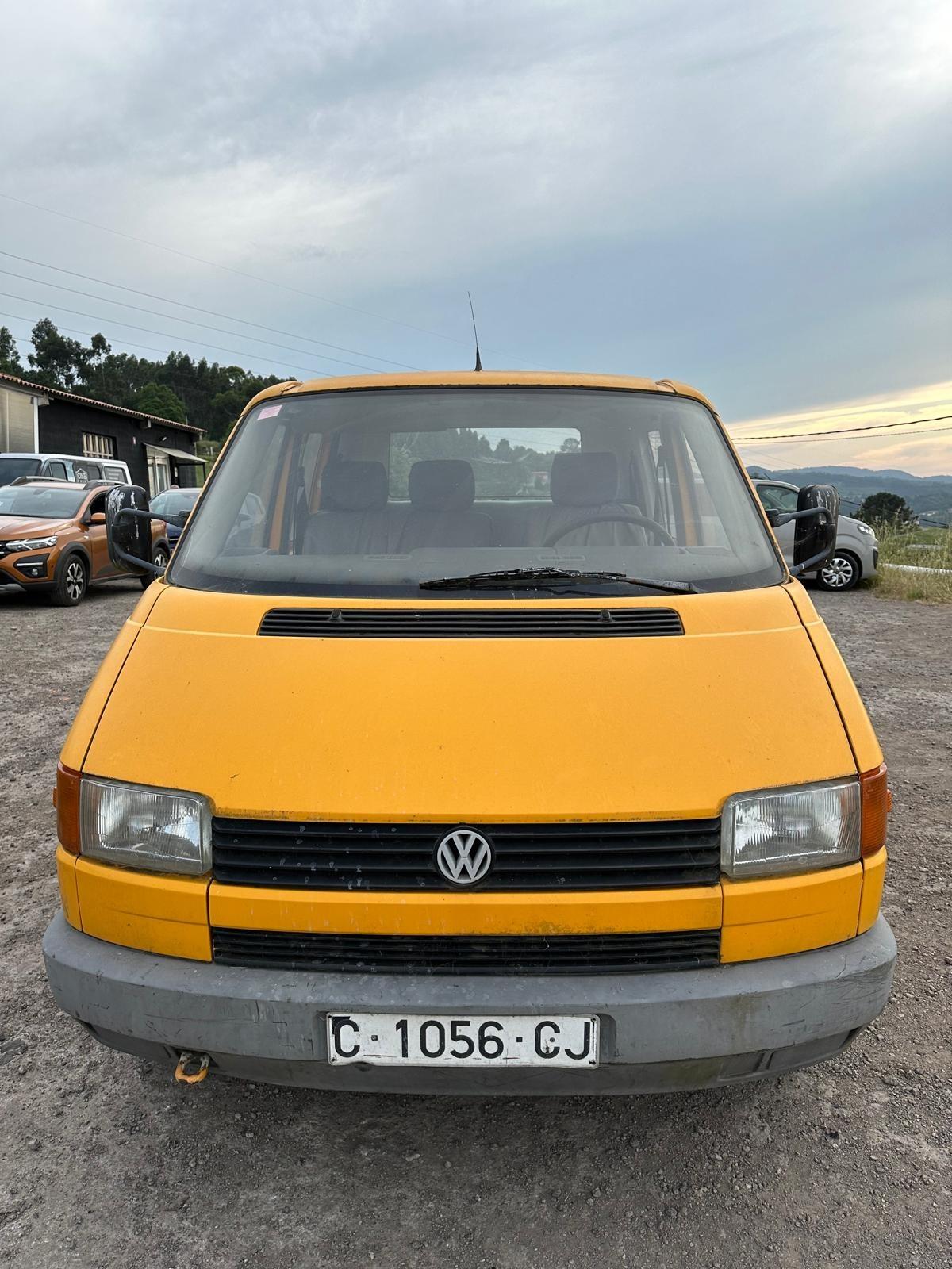 Foto 2 de Furgoneta t6 doble cabina 6 plazas con caja abierta 