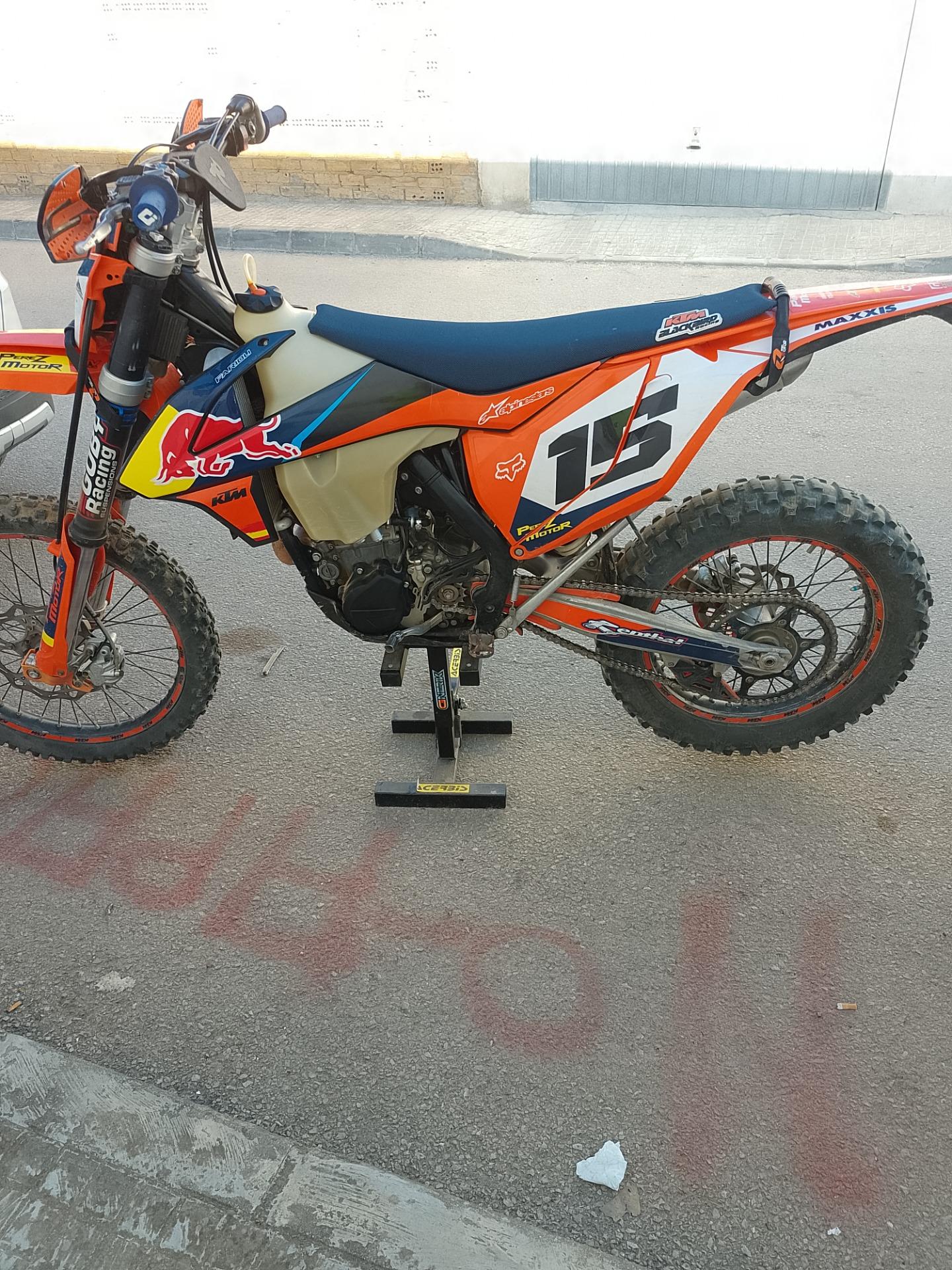Foto 2 de KTM EXC-F 450 año 2017 x Yamaha tenere aportando diferencia 