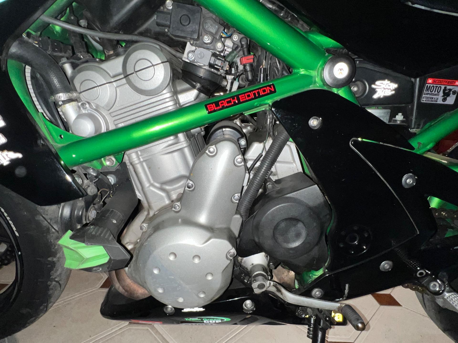 Foto 4 de Se cambia Kawasaki er6n ABS del 2008 limitada para A2 en documentación y la moto