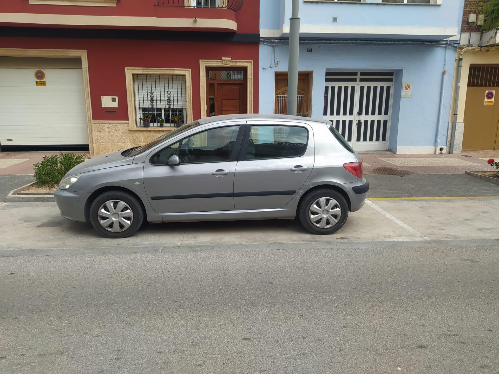 Foto de Peugeot 307 XR 109 CV 16V 1.6 2003 hatchback.motor NFU.