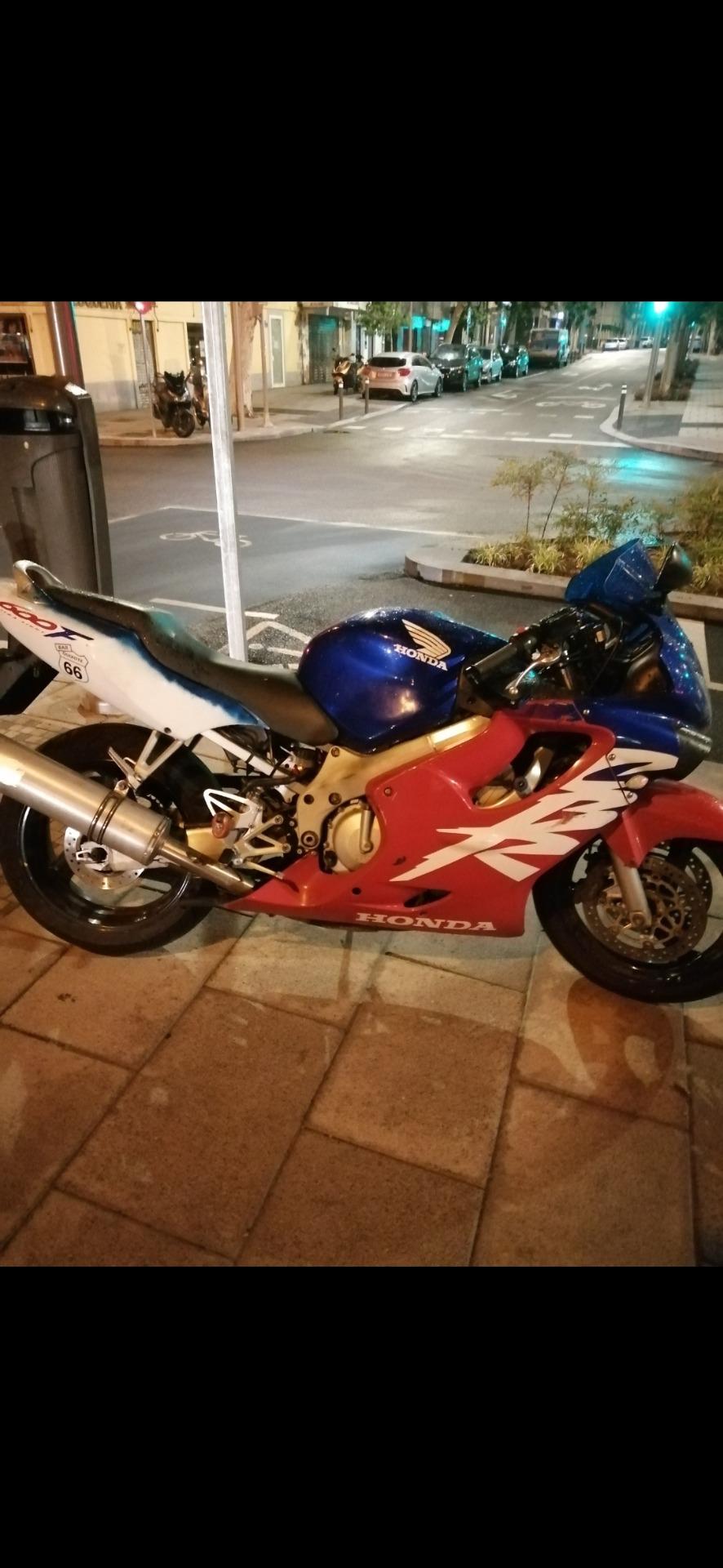 Foto 2 de Honda cbr600f para circuitos o karting 