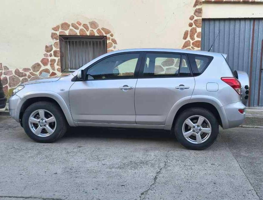 Foto de Toyota Rav4 177