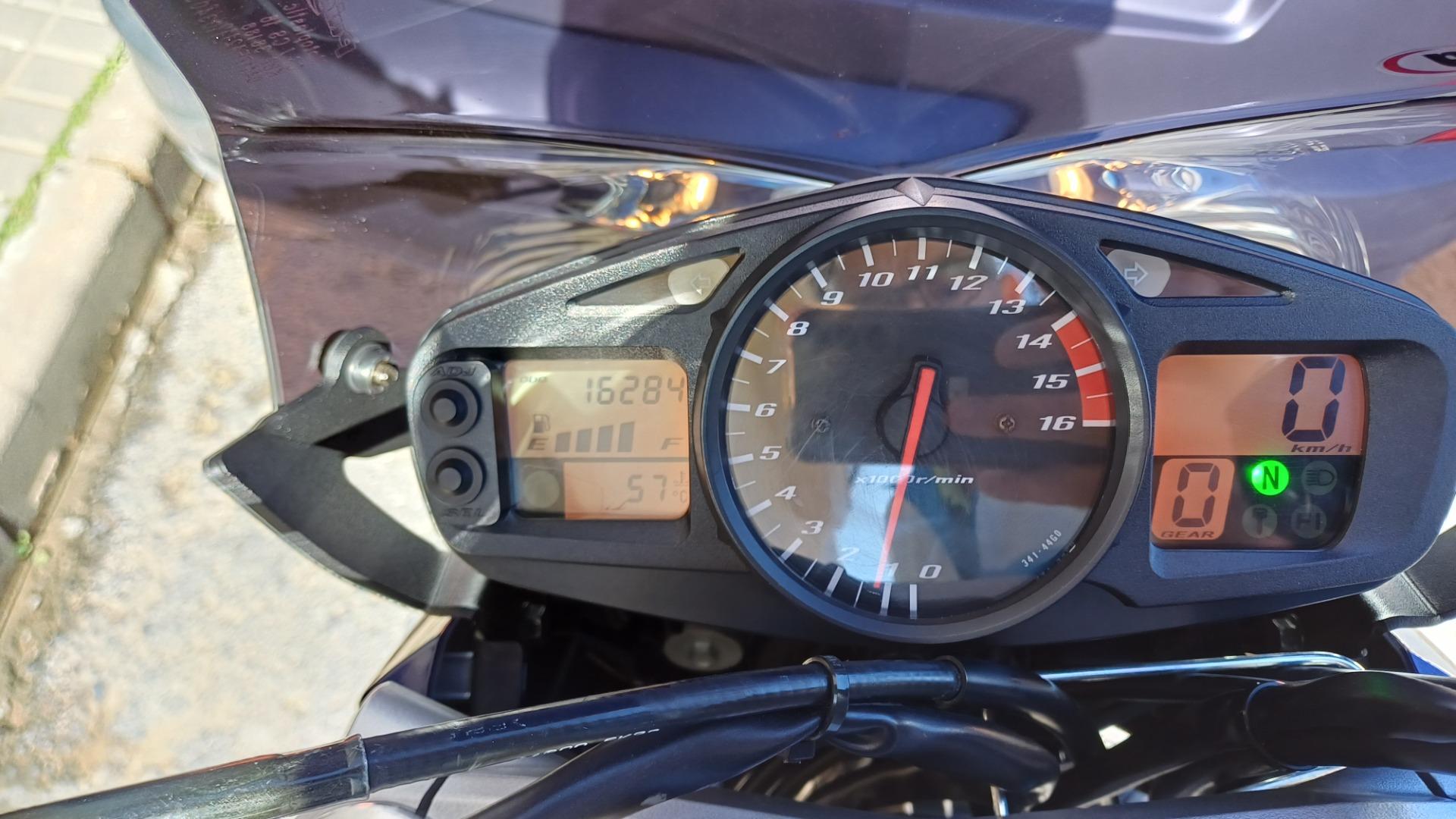 Foto 6 de Suzuki  GSR 600