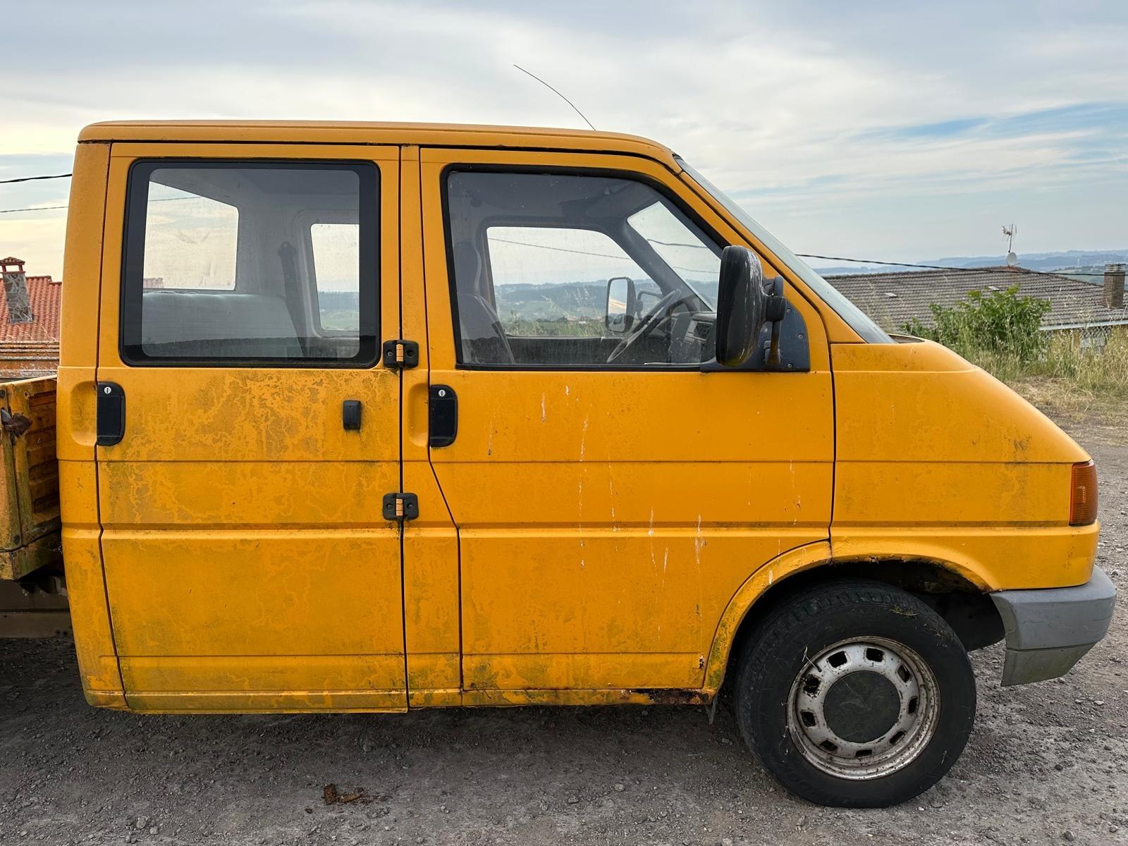 Foto 7 de Furgoneta t6 doble cabina 6 plazas con caja abierta 