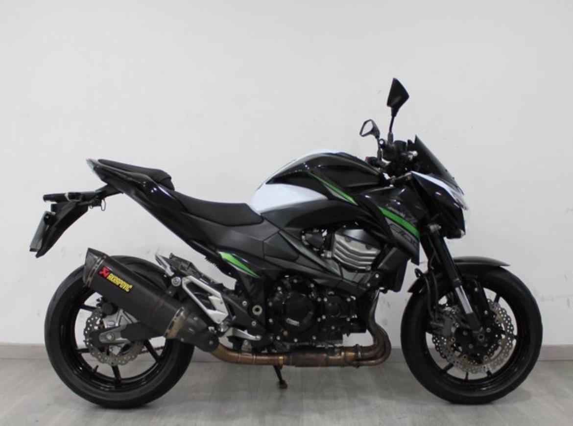 Foto 1 de Kawasaki z800 a2 Akrapovic