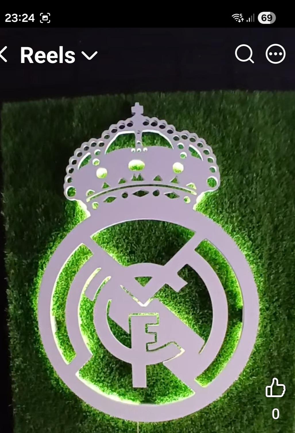 Foto de Cuadro lámpara  real madrid tamaño 90x60 aproximadamente 