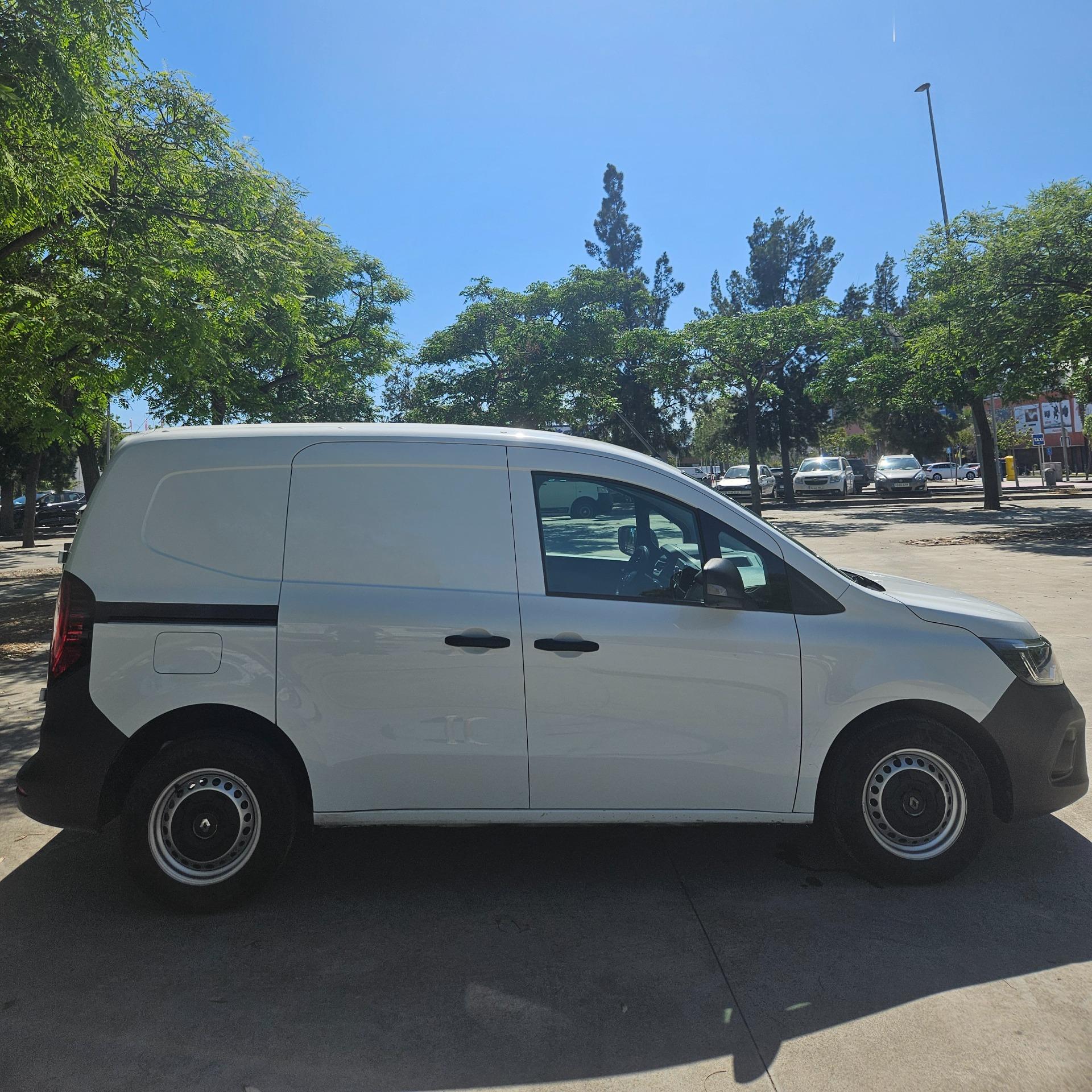 Foto 2 de Renault Kangoo Professional Blue 1.5 Dci 95 cv