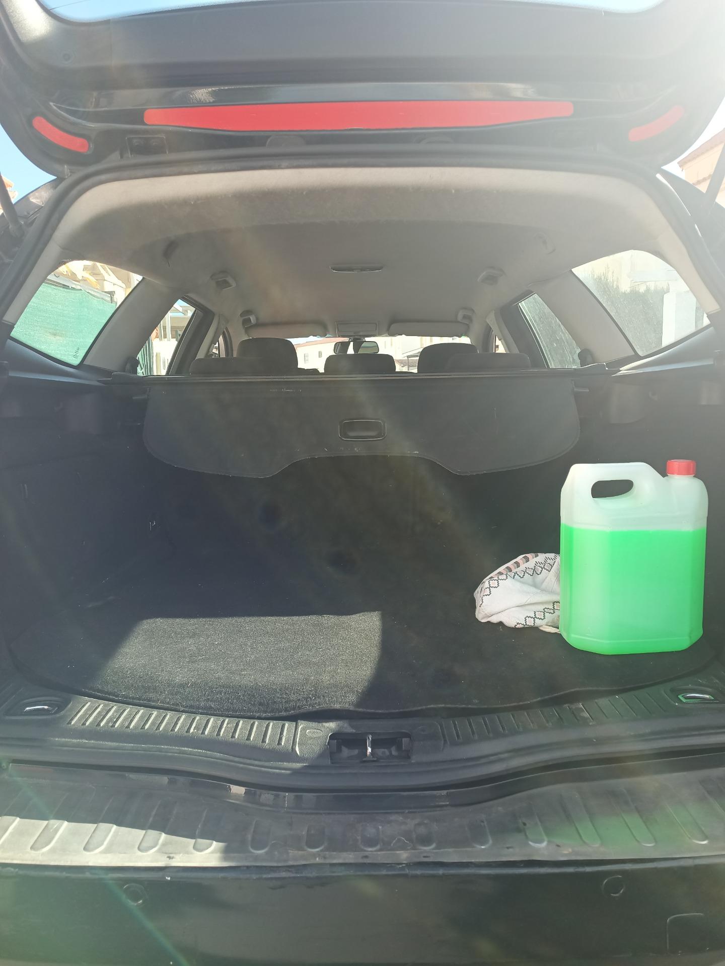 Foto 6 de Ford Mondeo familiar 1800cc 125 CV año 2008 por moto que me interese