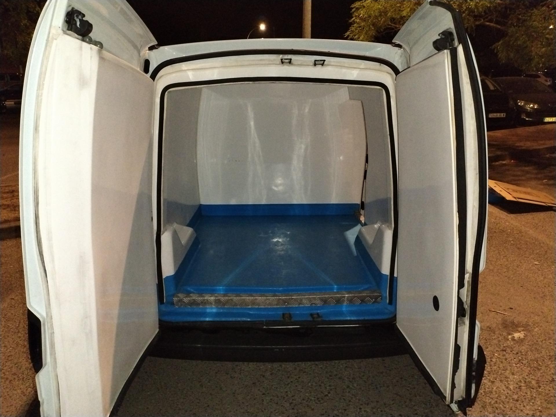 Foto 2 de Furgoneta con isotermo