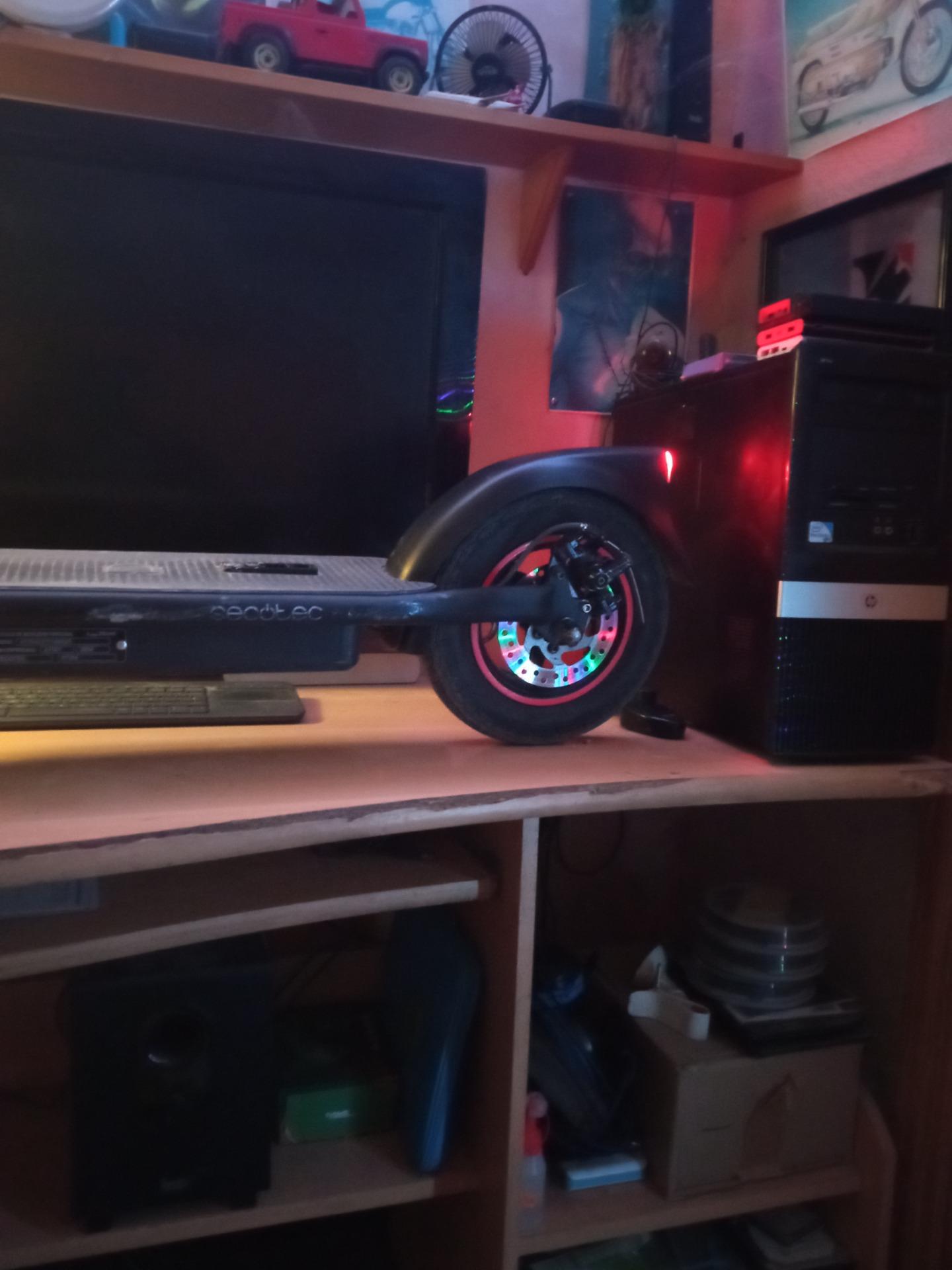 Foto 2 de Patinete eléctrico ecotec bongo xl40 Connect 