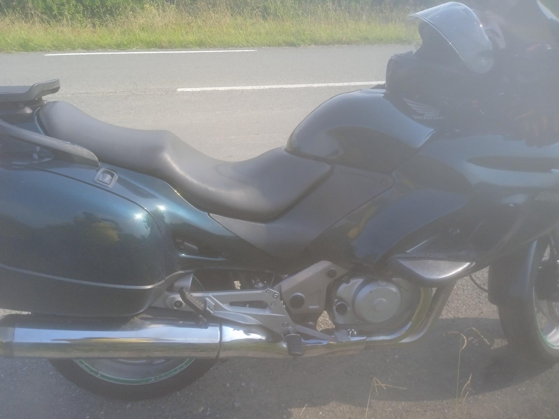 Foto 6 de Honda Deauville NT 650 V