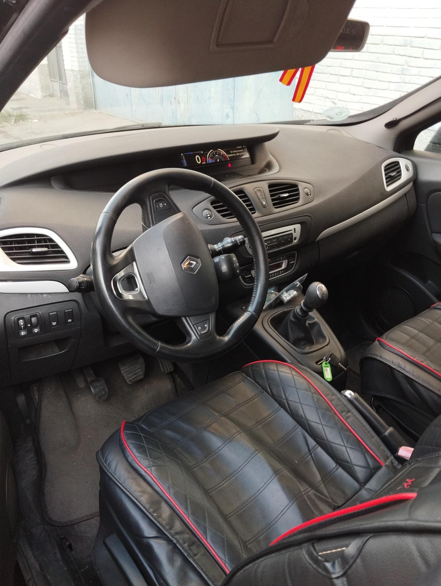 Foto 3 de Renault Scenic 3, 1.2 cc 116 cv tce gasolina año 2015