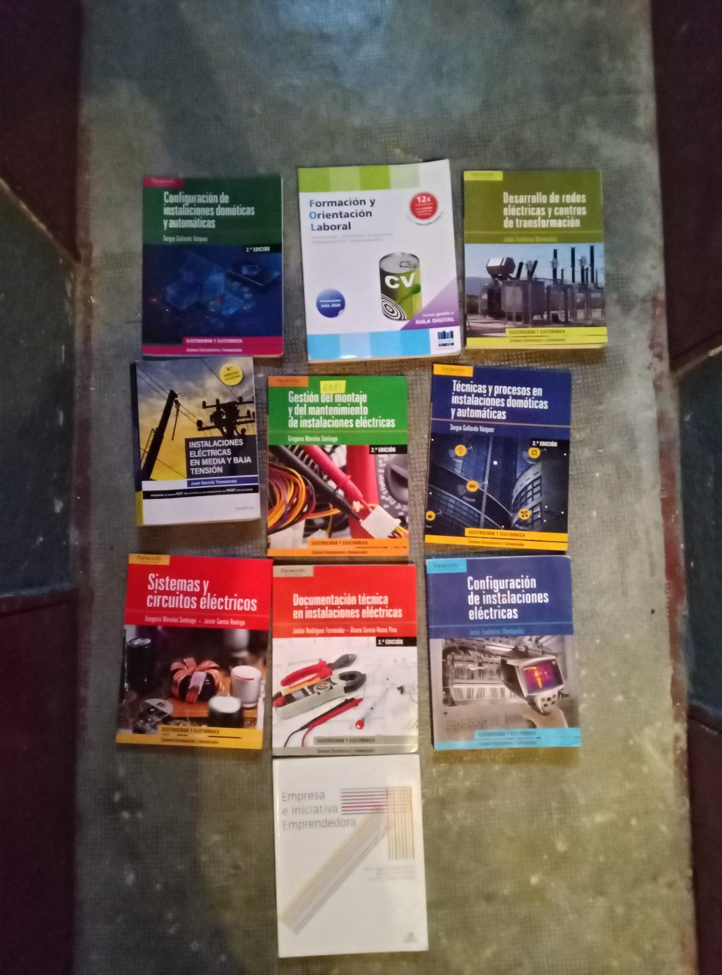 Foto de Libros de grado superior: sistema electrotécnicos y automatizado 