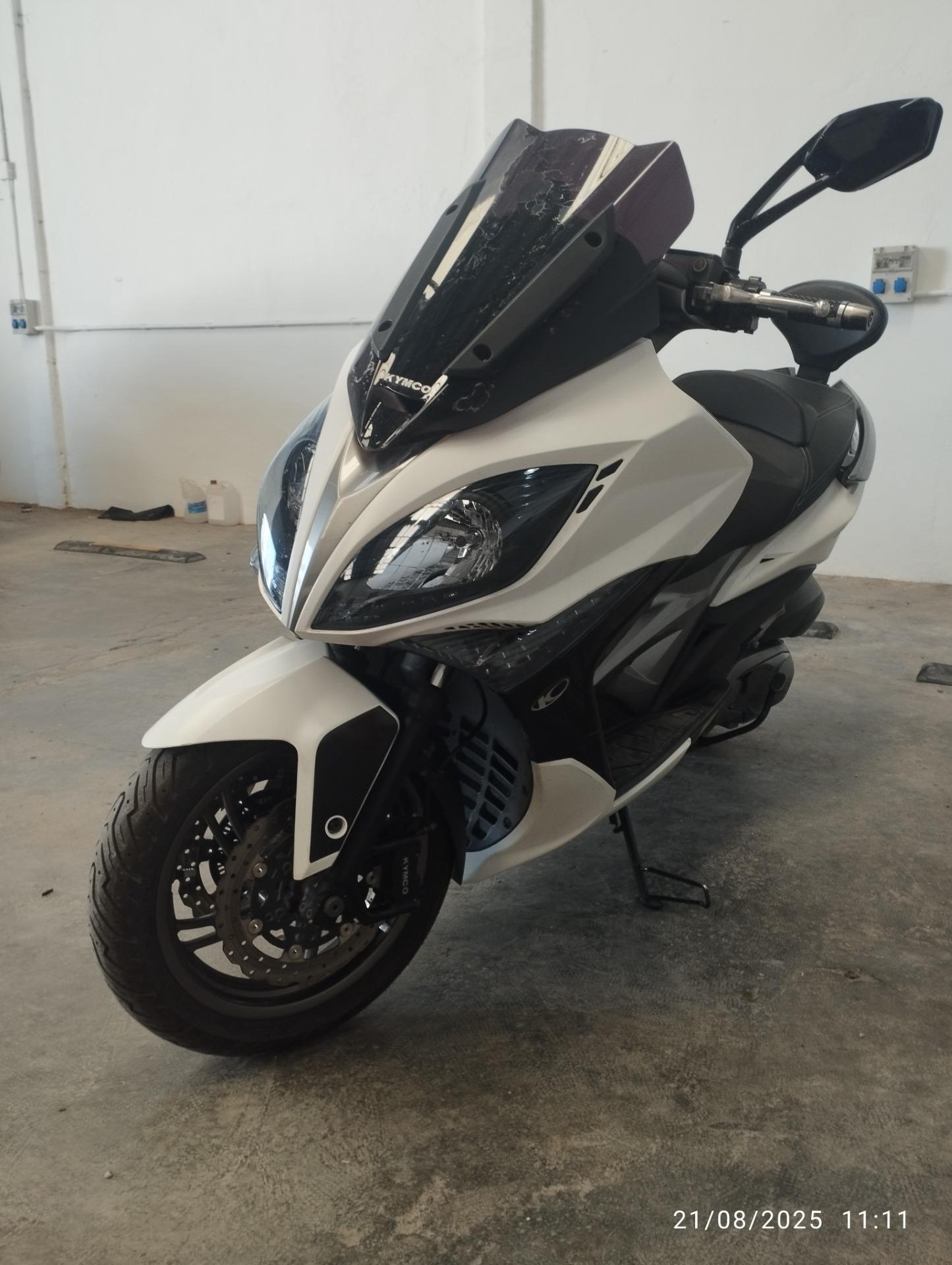 Foto de Cambio maxi scooter por trail media, preferentemente Benelli 502, Voge525...