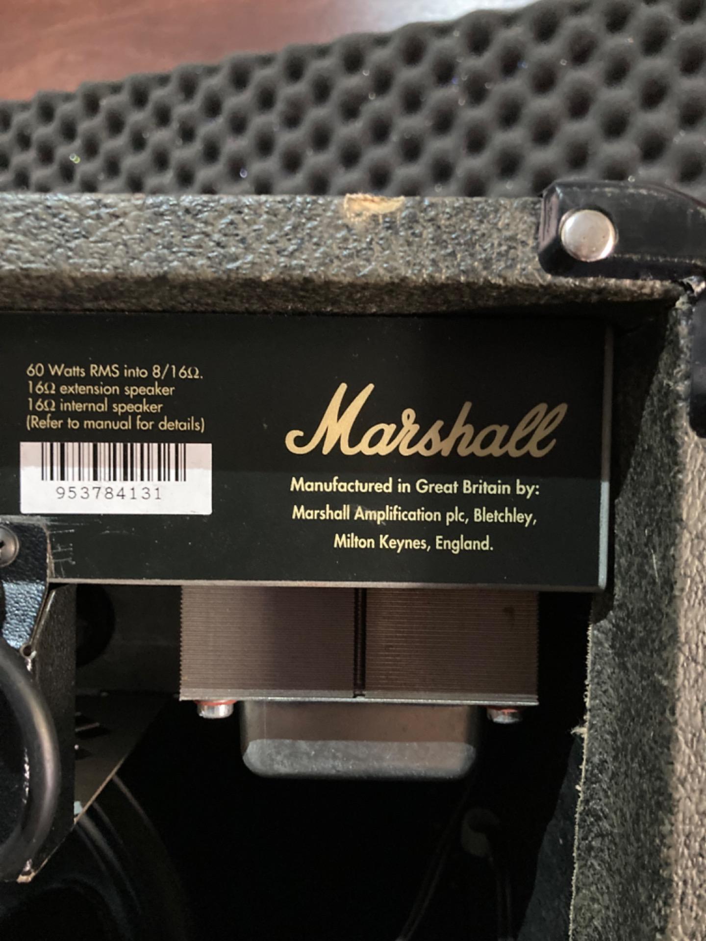 Foto 3 de Amplificador de guitarra Marshall Jtm60 + pantalla Marshall 60