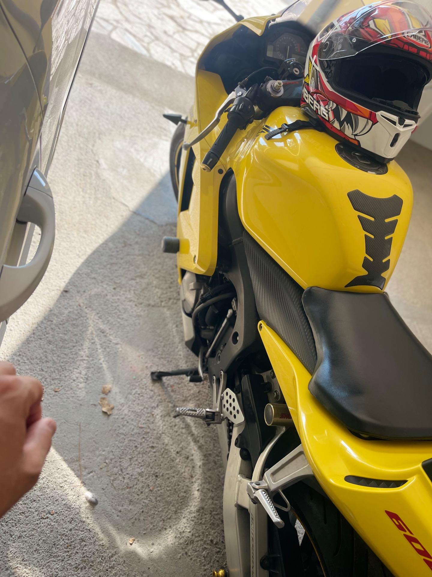 Foto 3 de Moto Honda cbr 600 RR