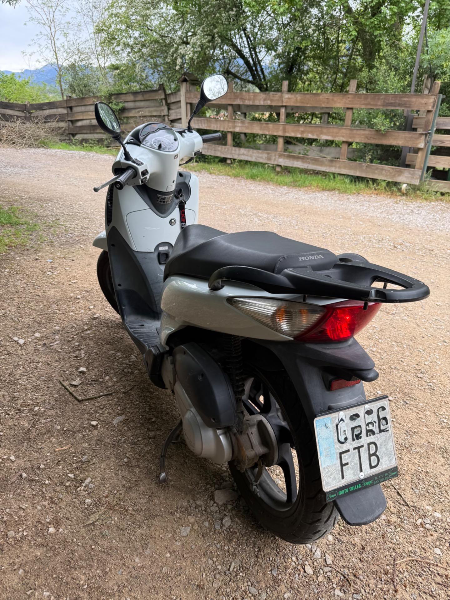 Foto 2 de Moto Honda SH 125I, motor nuevo con 1000KM
