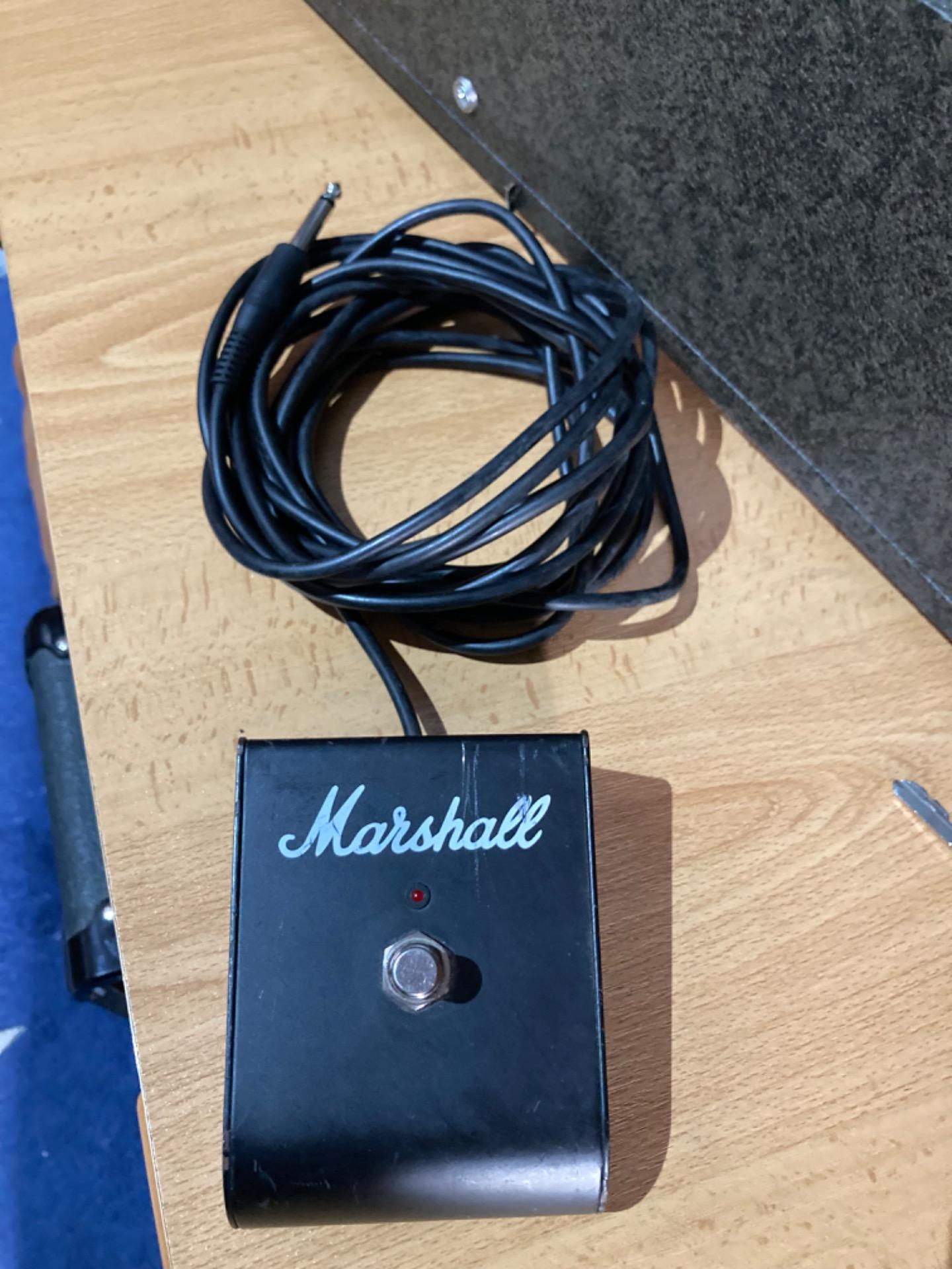Foto 4 de Amplificador de guitarra Marshall Jtm60 + pantalla Marshall 60