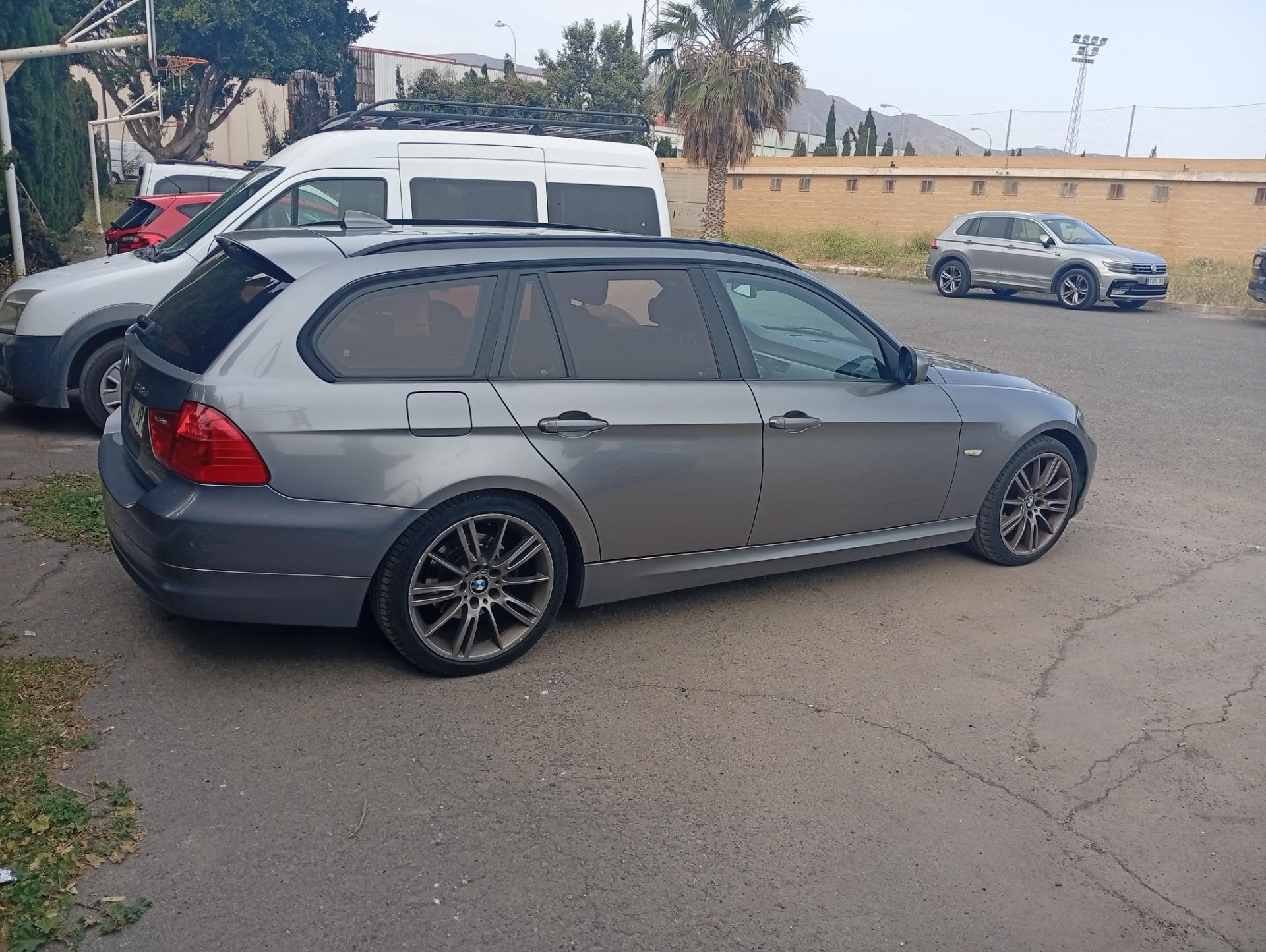 Foto 6 de BMW 313  POR FURGONETAS 6 O 9 PLAZAS 