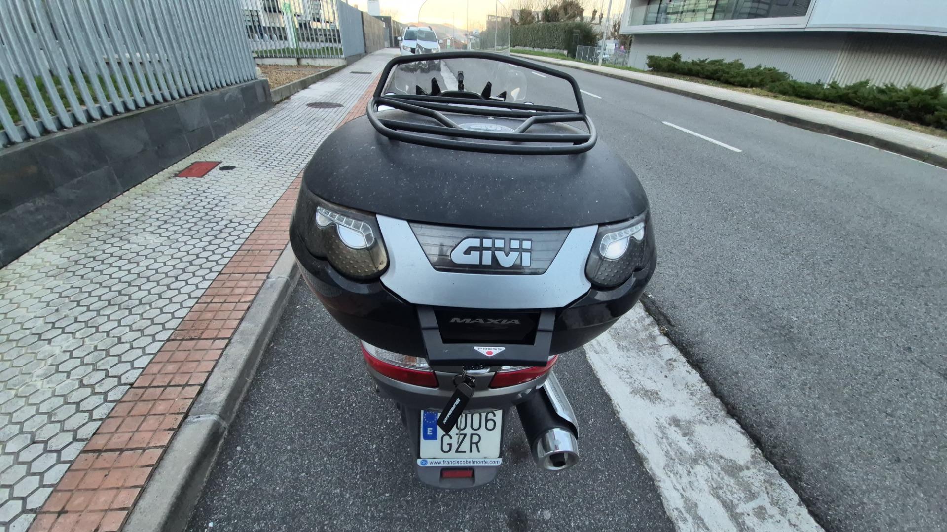 Foto 4 de Suzuki Burgman 650 executive con ABS 