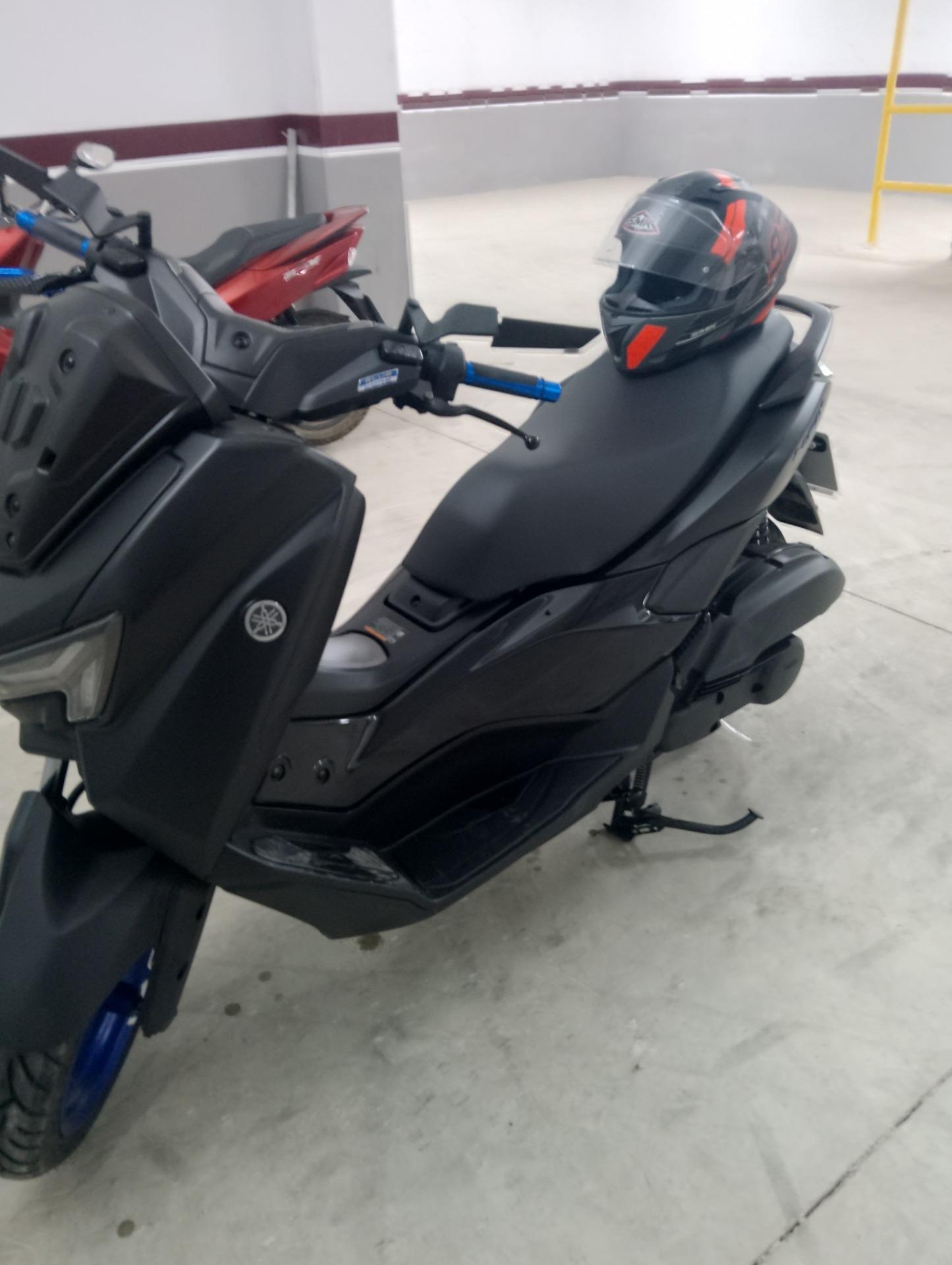 Foto 1 de Quiero cambiar una nmax del 2025 blue core con tres meses de antigüedad 700 kilómetros en el trip   