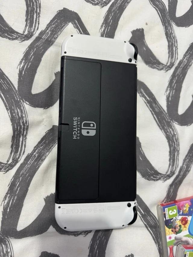 Foto 2 de Nintendo Switch OLED