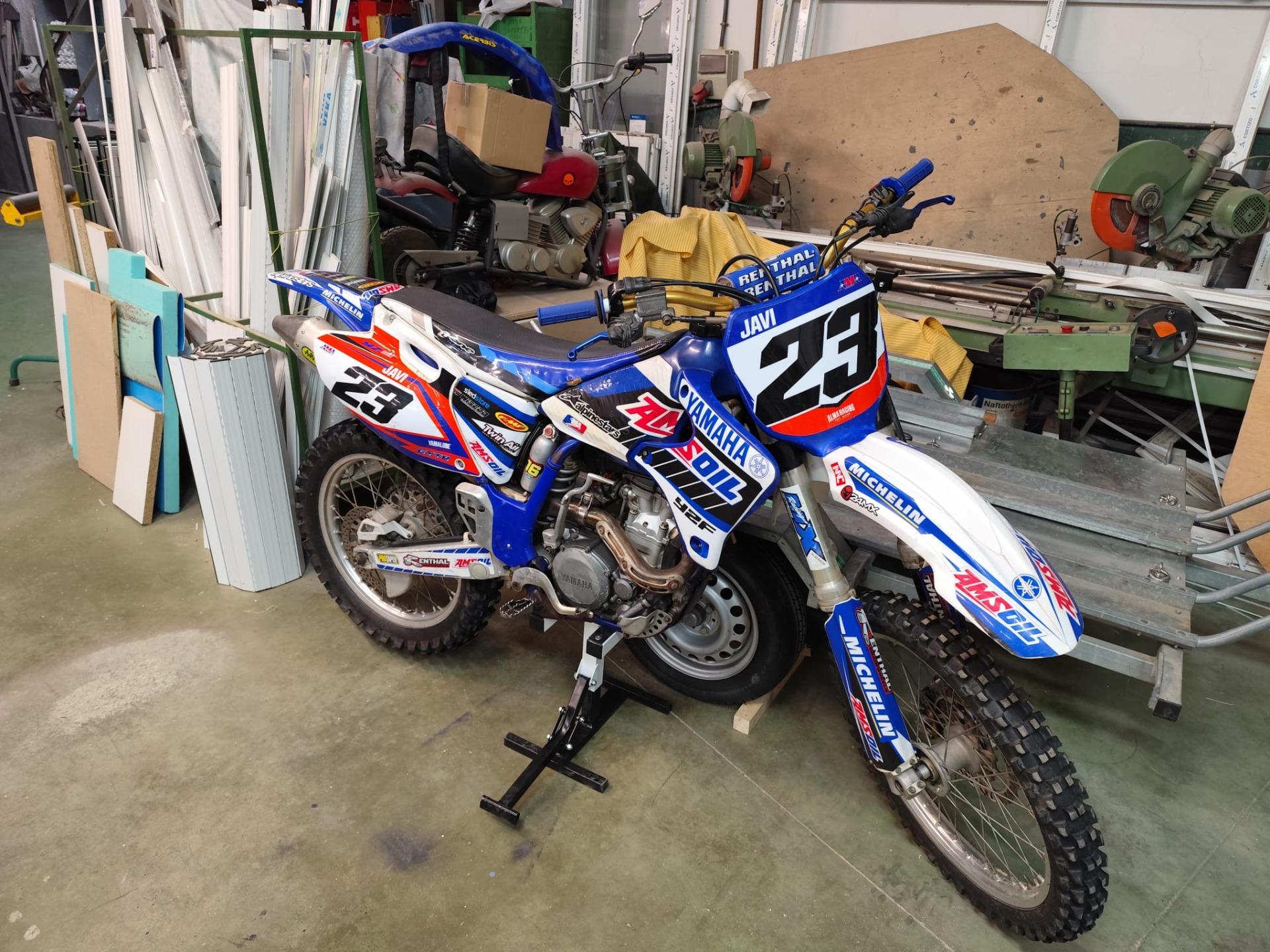 Foto de Yamaha yzf 250 4t 