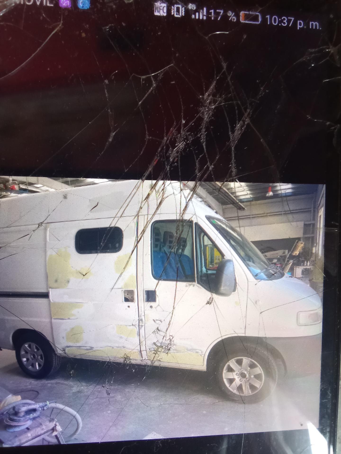 Foto 2 de Cambio x coche diesel más dinero ,la furgoneta está en venta en 9000e 