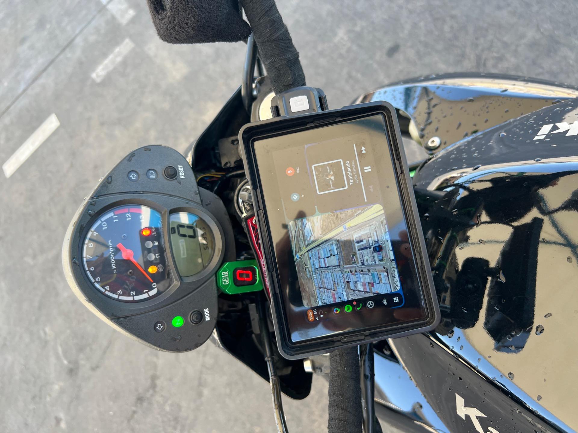 Foto 4 de Se cambia Kawasaki er6n ABS del 2008 limitada para A2 en documentación y la moto