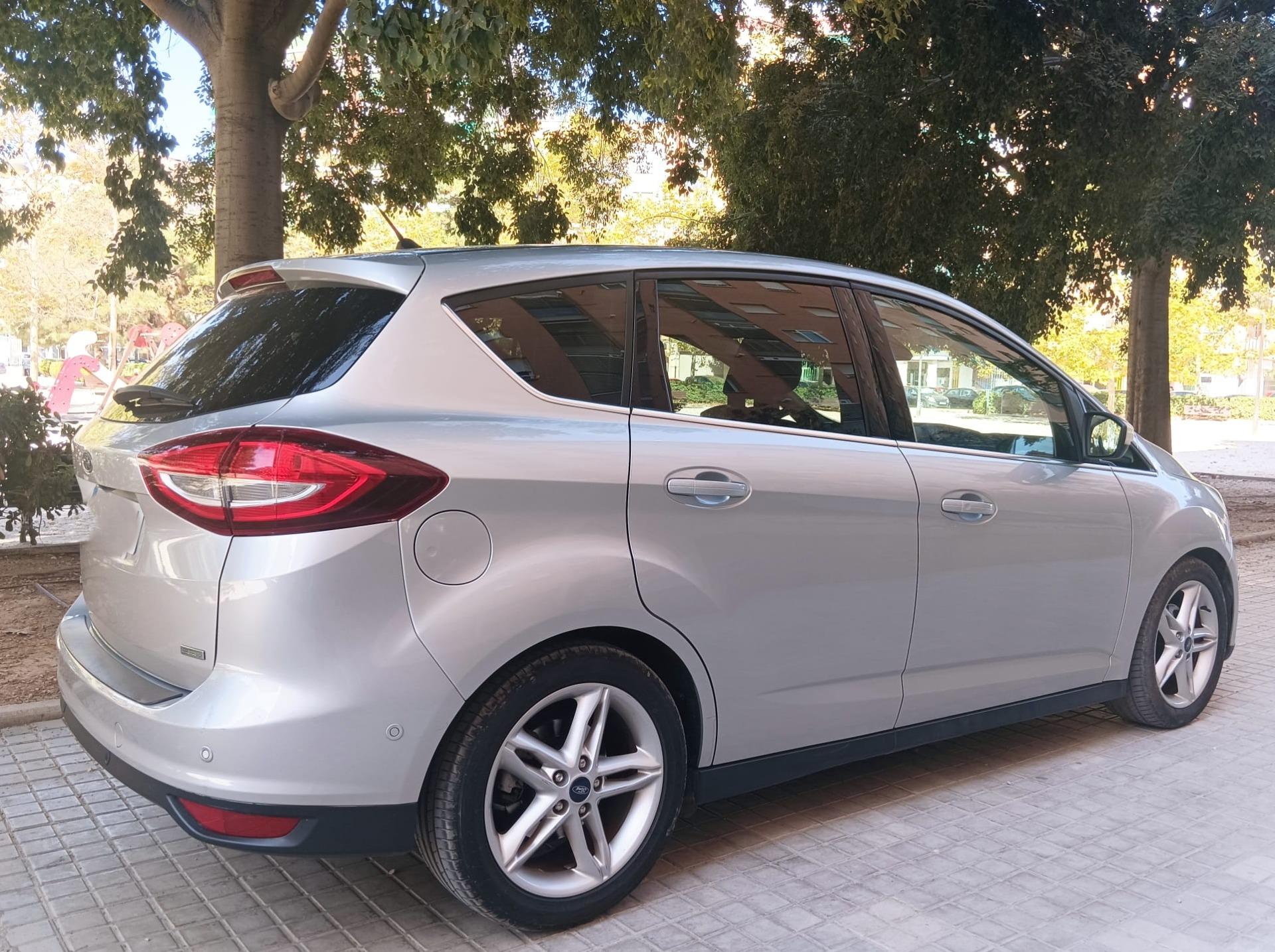 Foto 4 de Cambio FORD C-Max 1.0 Ecoboost Auto-S&S Titanium 125CV del 2018 por coche diesesl de más cilindrada