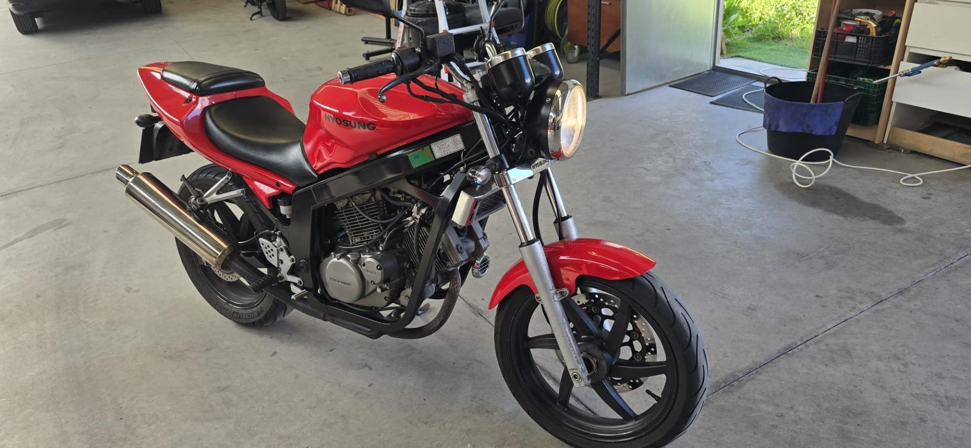 Foto 4 de Hyosung comet 125GT año 2007