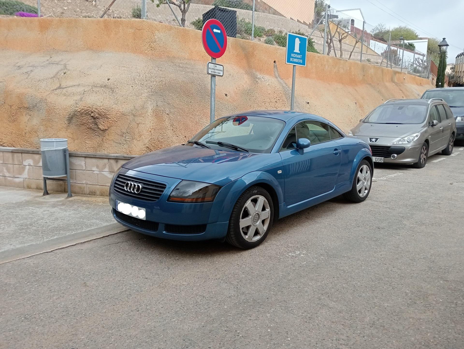 Foto de Audi TT 180CV "Edición interior azul"