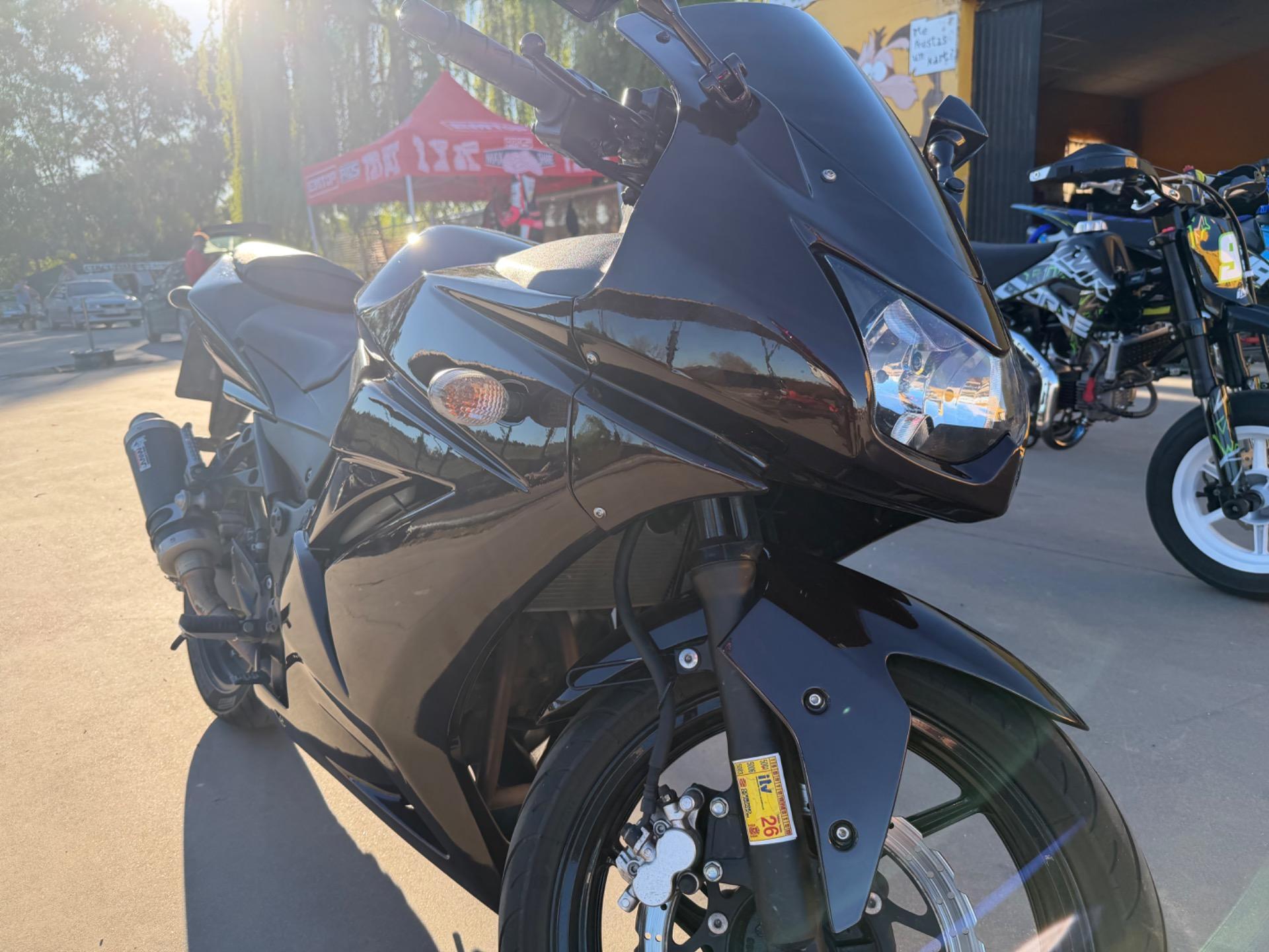Foto 2 de Kawasaki Ninja 250R GP Edition