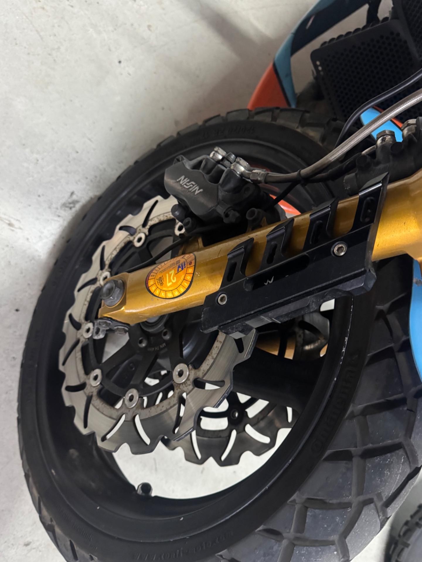 Foto 6 de Honda cbr 1100 xx transformada naked
