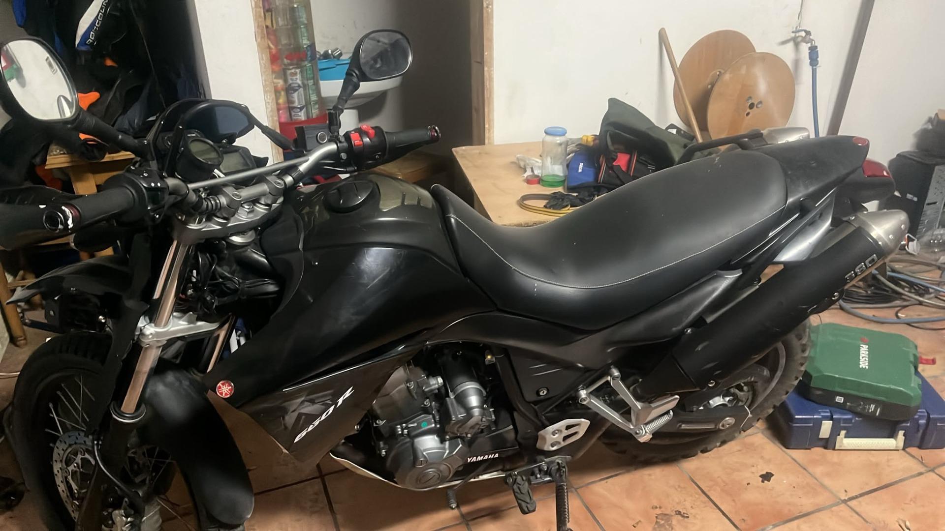 Yamaha xt 660 en muy buenas condiciones, 28000km , esta limitada por lo que jamas a pasado de medio  – trueque en Granada (foto 1)