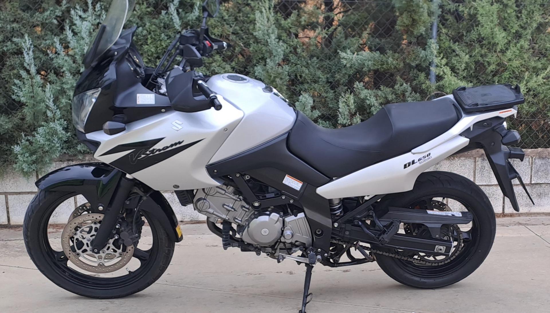Foto 2 de Suzuky v strom 650