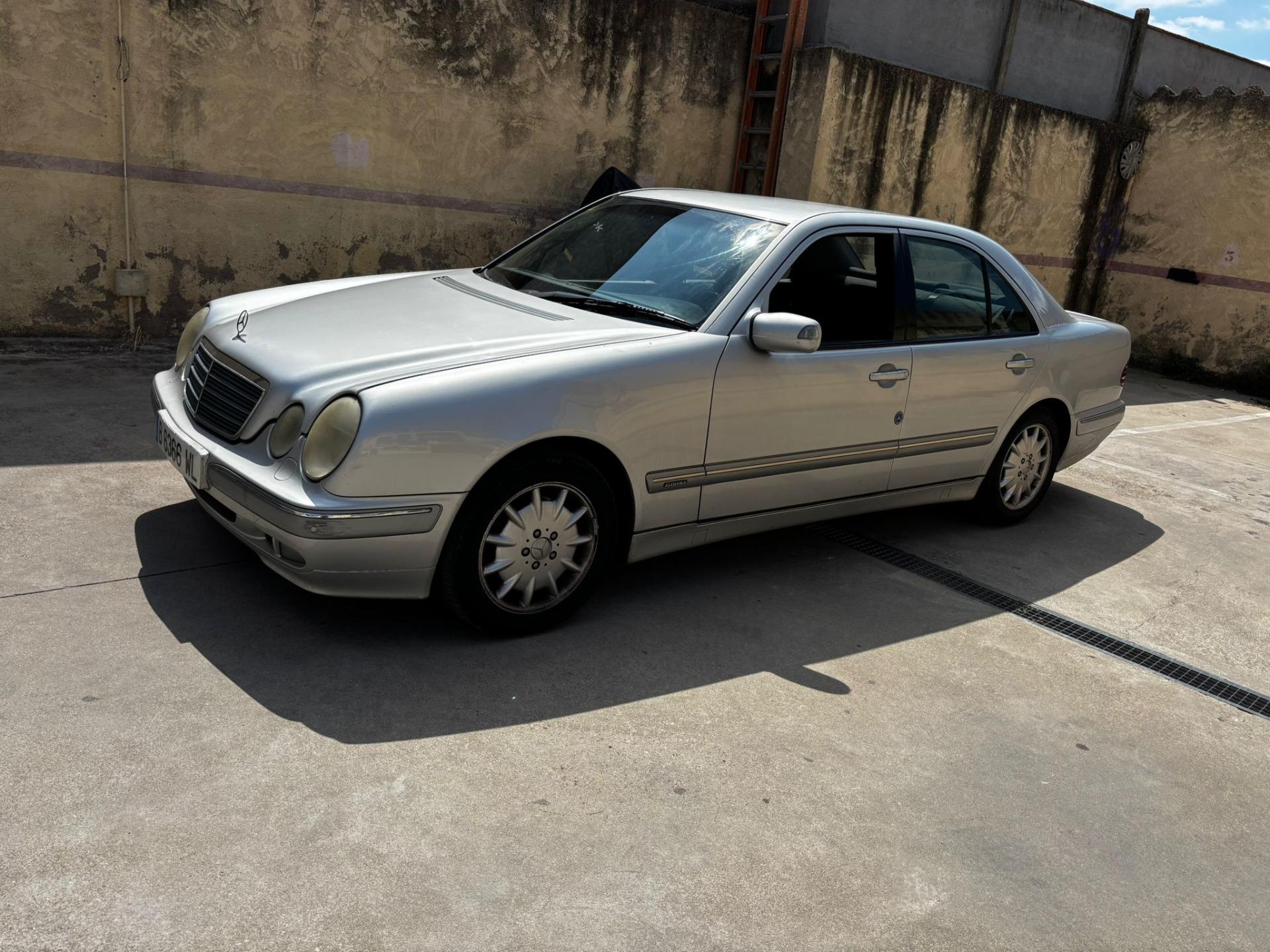 Foto de Mercedes Benz w 210 CDI diesel del 2000