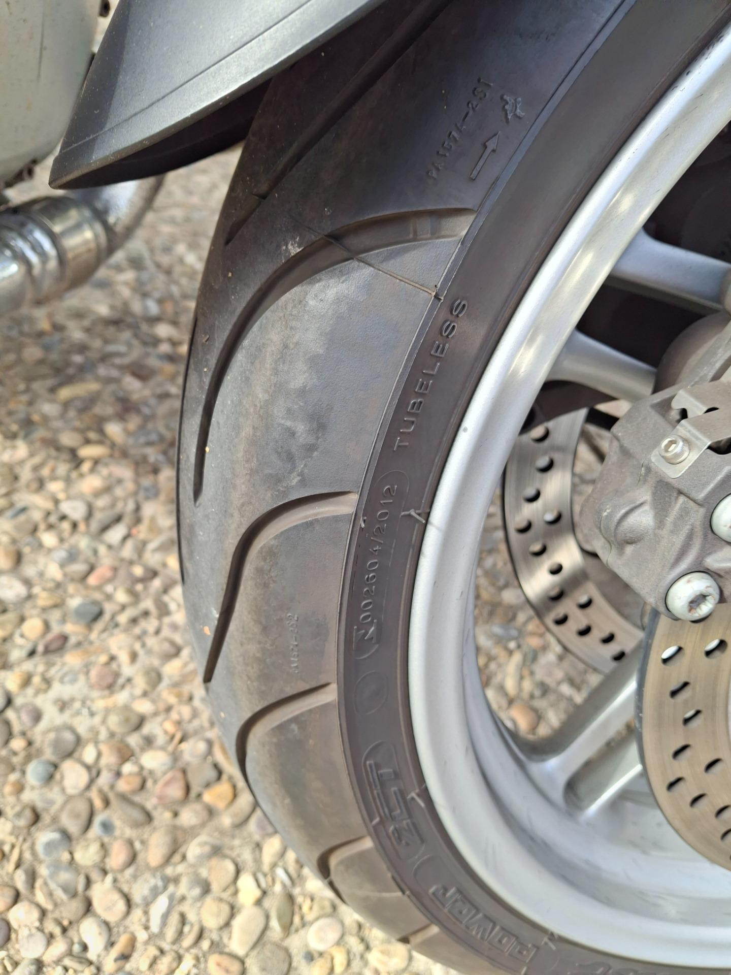 Foto 3 de Por moto que me interese del mismo estilo honda hornet ,BMW 800R...ETC