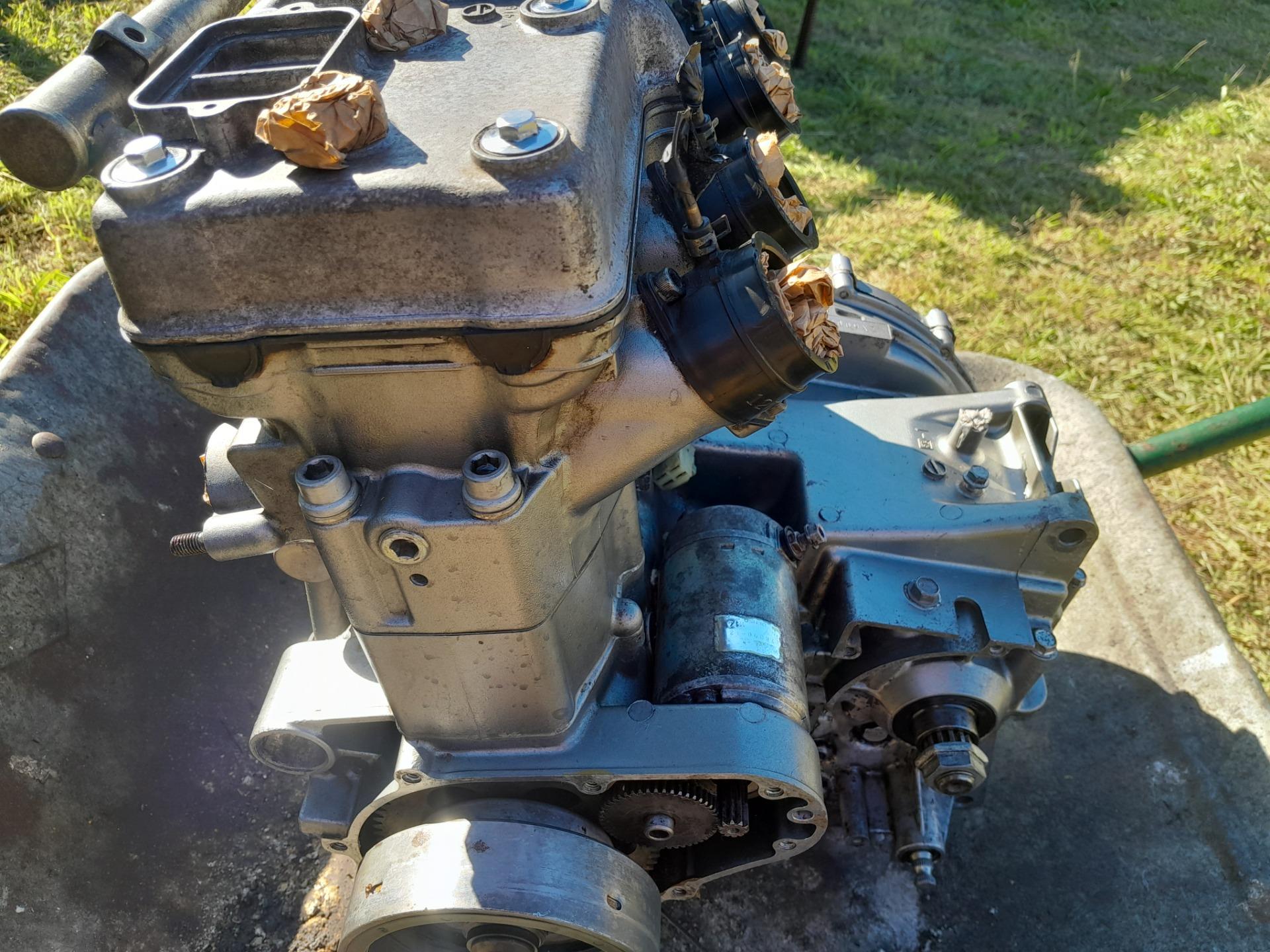 Foto 3 de Cambio motor zzr 600 1991. Cambio por algo escucho cambios